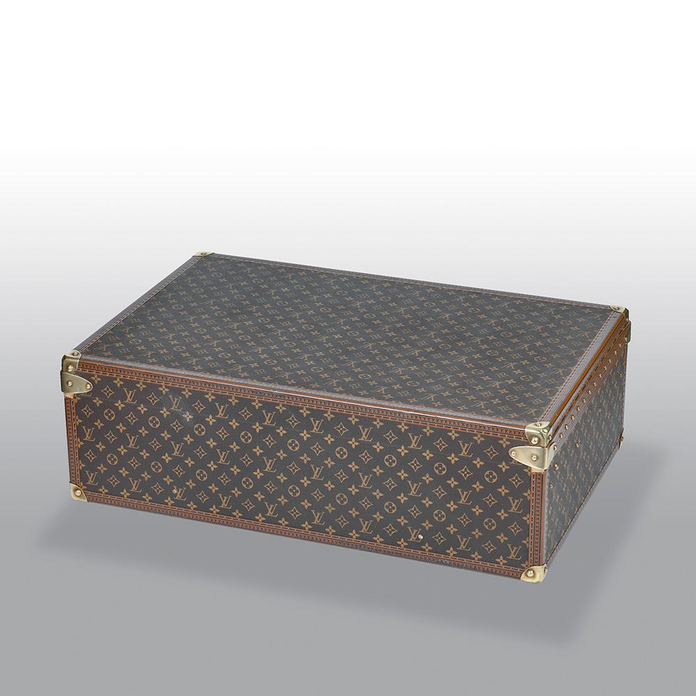 Louis Vuitton Alzer 80 Monogram Trunk In Good Condition For Sale In Uckfield, Sussex