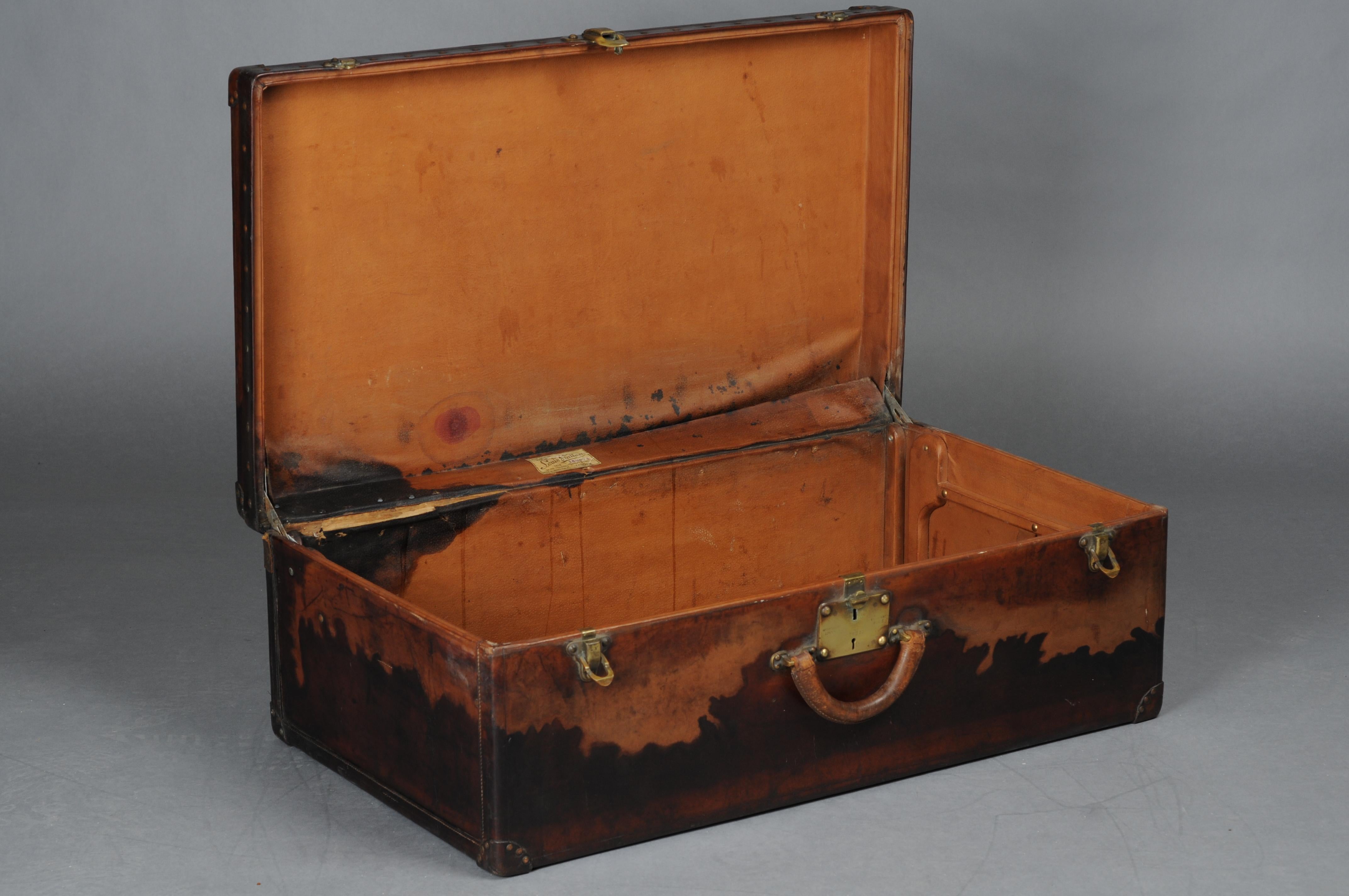 Women's or Men's Louis Vuitton Alzer 80 Trunk luggage  Vintage London Leather For Sale