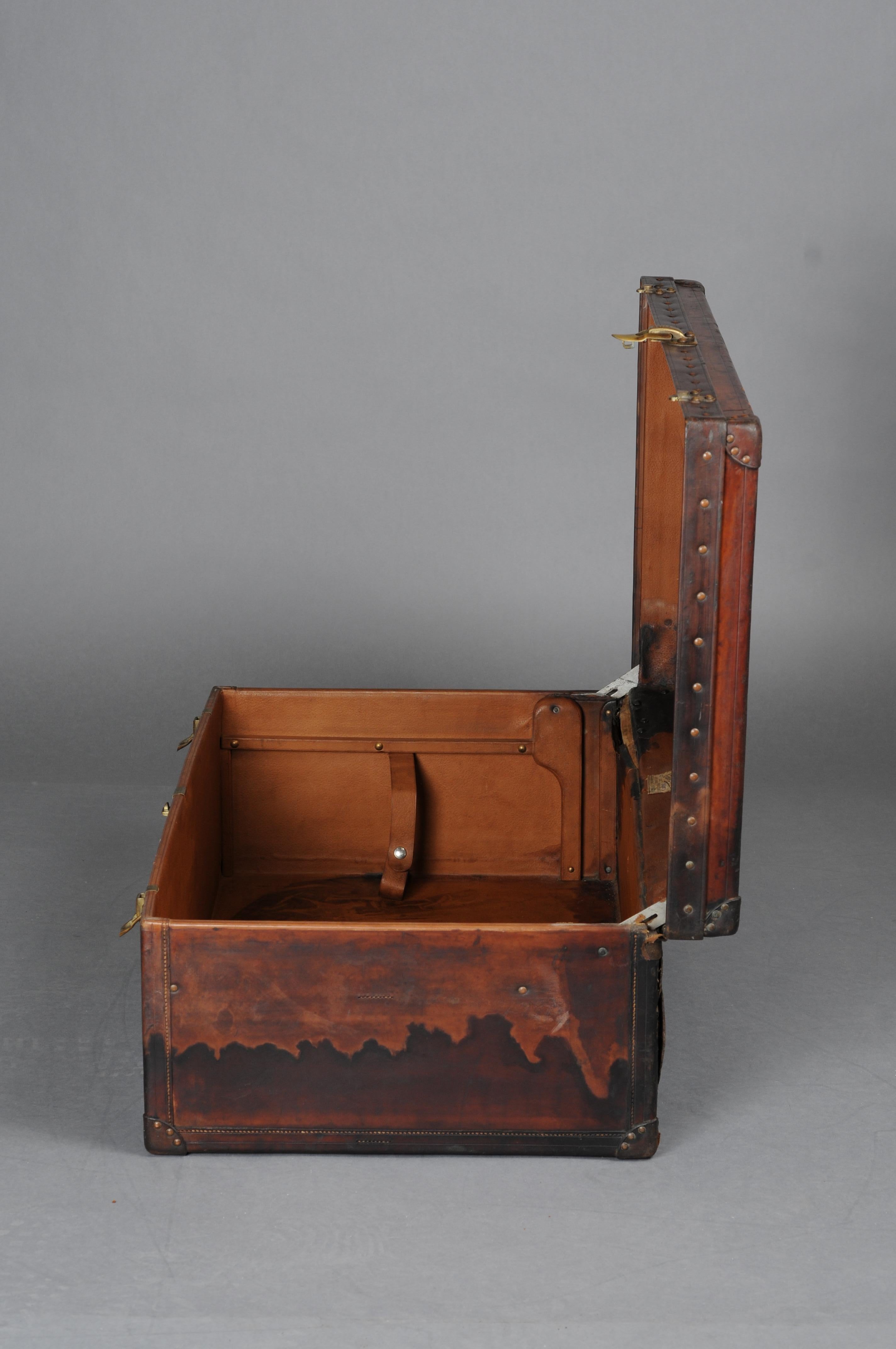 Louis Vuitton Alzer 80 Trunk luggage  Vintage London Leather For Sale 1