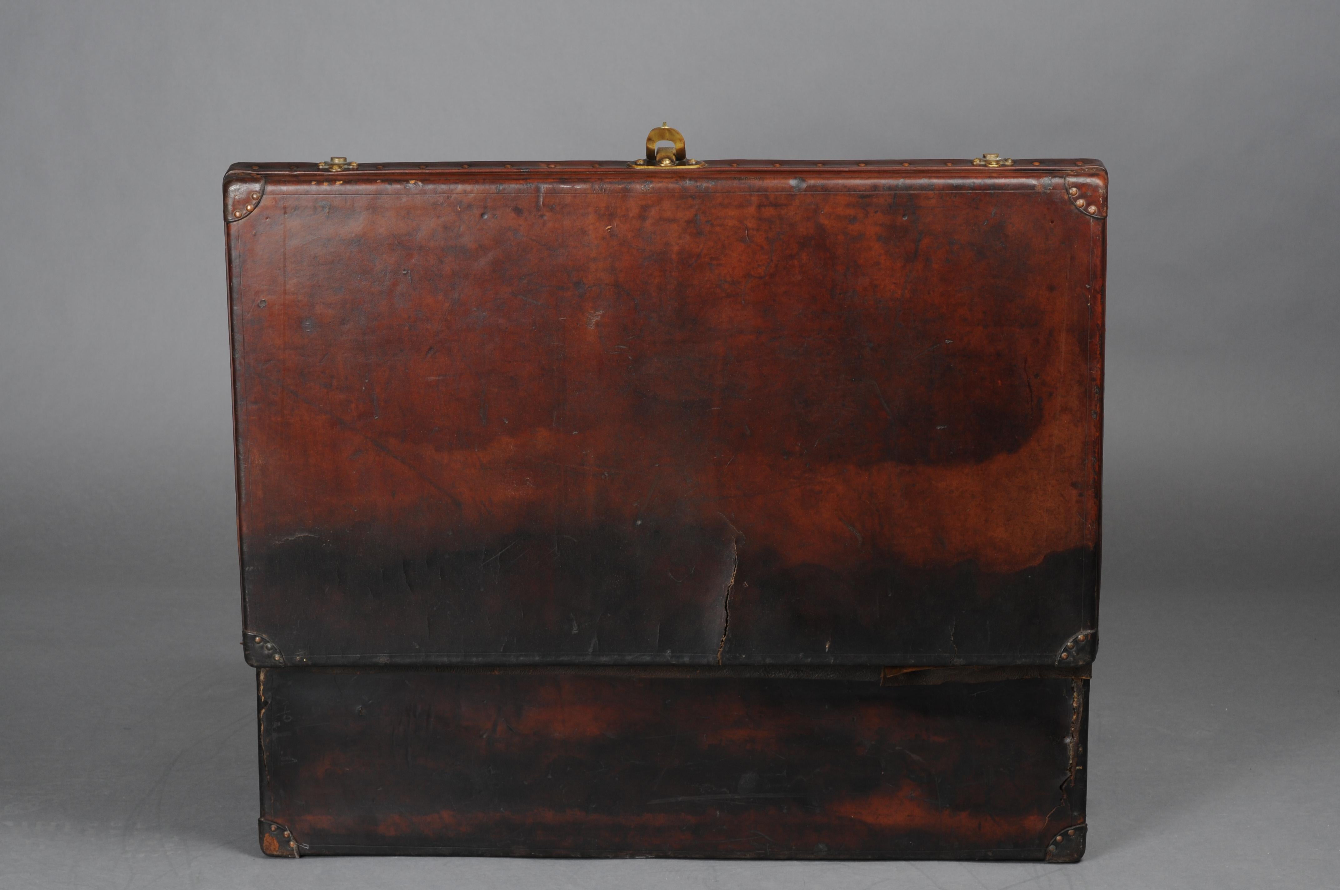 Louis Vuitton Alzer 80 Trunk luggage  Vintage London Leather For Sale 2