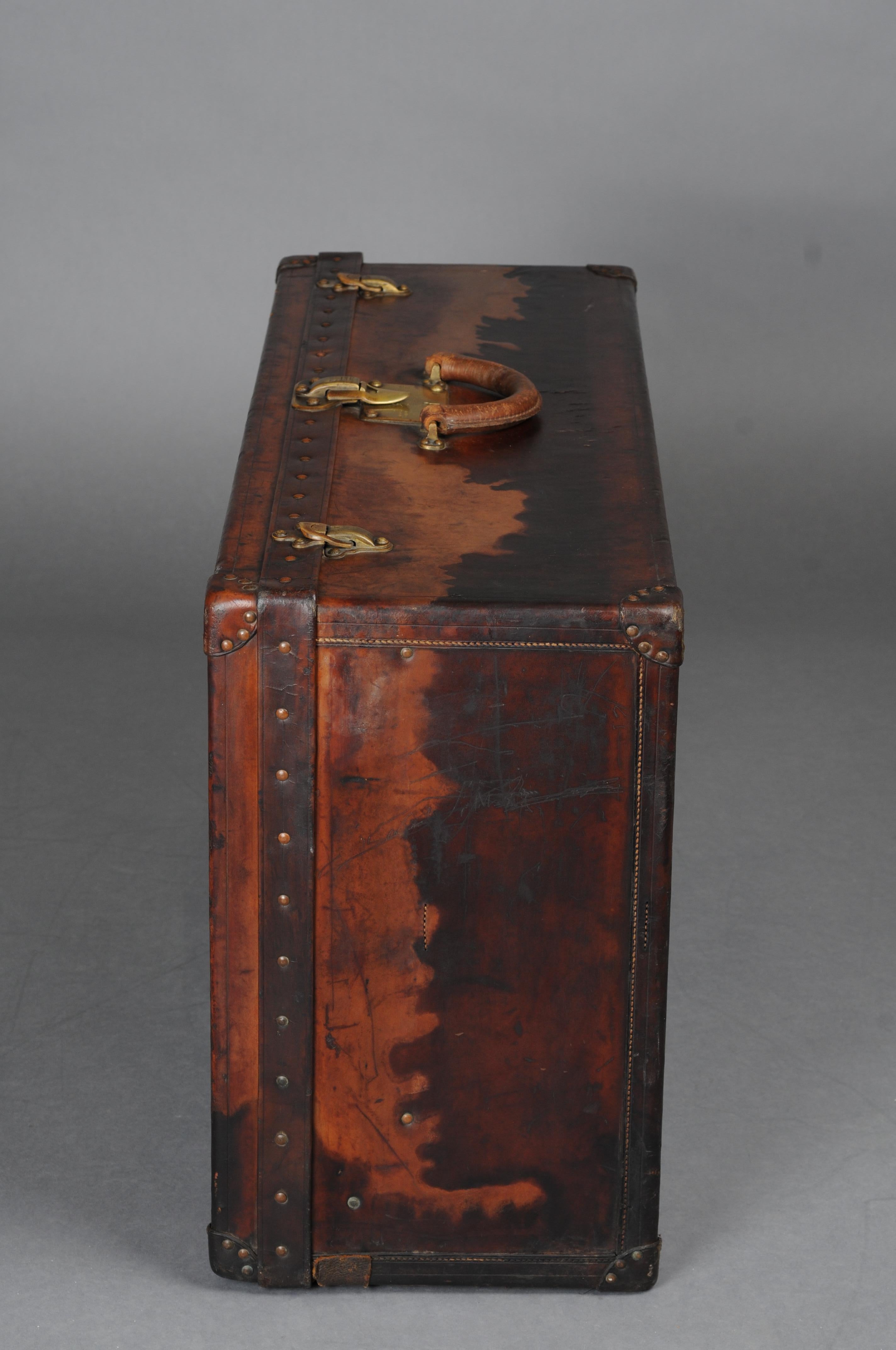 Louis Vuitton Alzer 80 Trunk luggage  Vintage London Leather For Sale 3