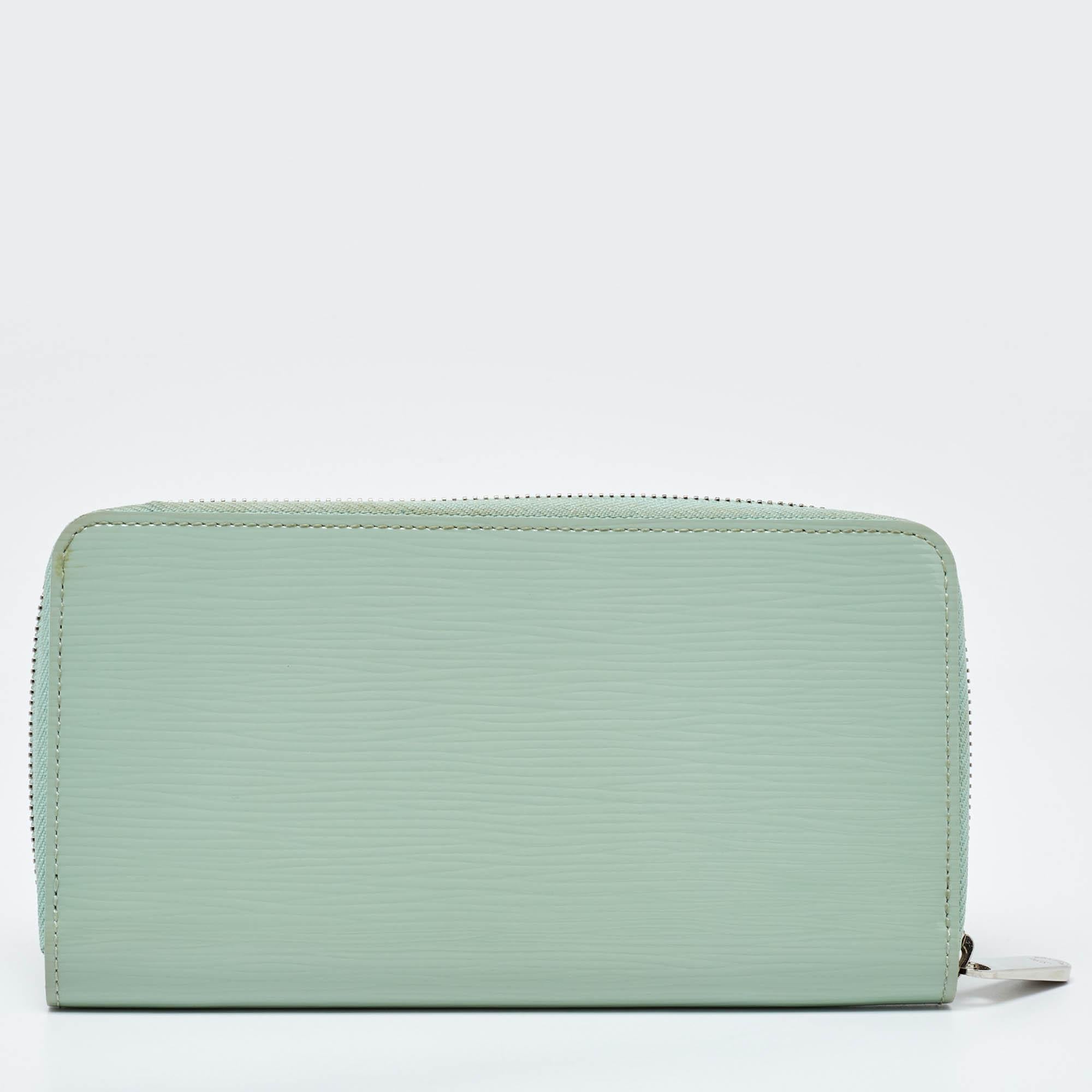 Louis Vuitton Amande Electric Epi Leather Zippy Wallet In Good Condition In Dubai, Al Qouz 2