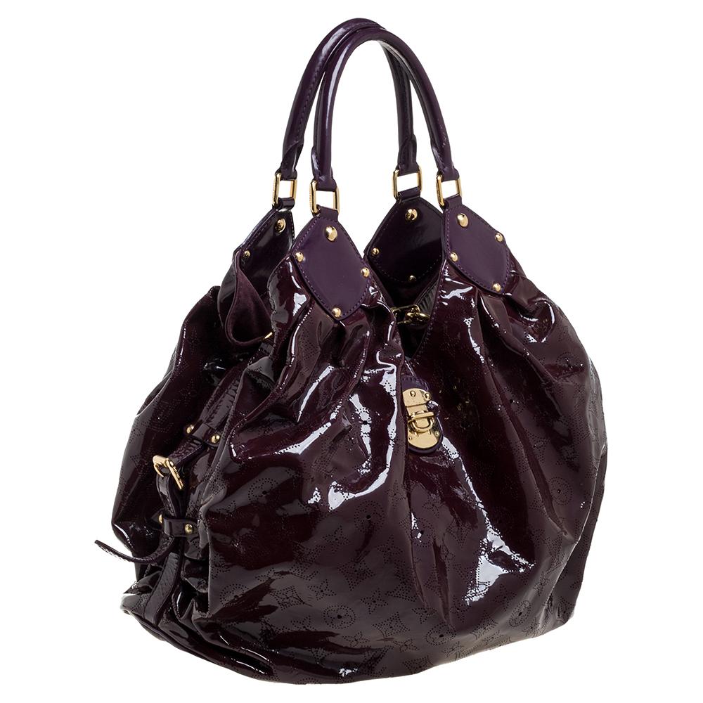 Louis Vuitton Amarante Mahina Patent Leather Limited Edition Surya XL Bag In Good Condition In Dubai, Al Qouz 2