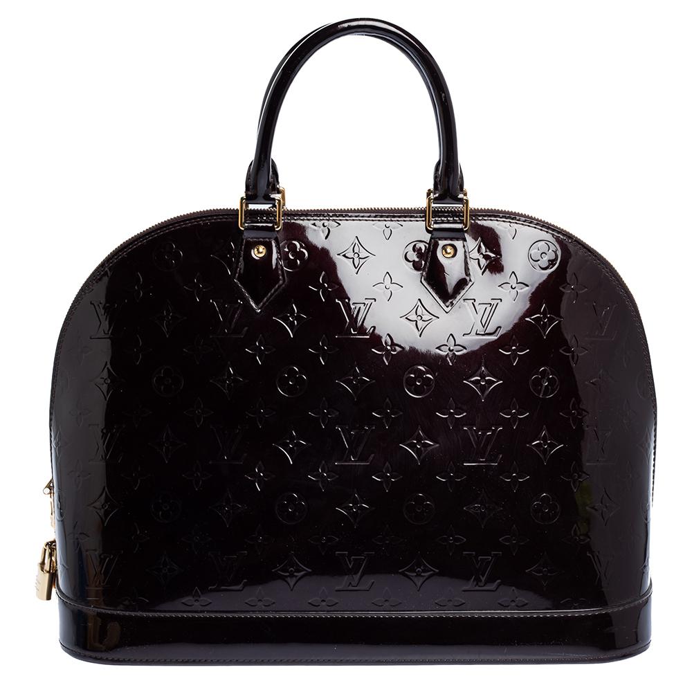 Out of all the irresistible handbags from Louis Vuitton, the Alma is the most structured one. First introduced in 1934 by Gaston-Louis Vuitton, the Alma is a classic that has received love from icons like Jackie O and Audrey Hepburn. This piece