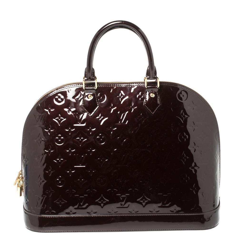 Out of all the irresistible handbags from Louis Vuitton, the Alma is the most structured one. First introduced in 1934 by Gaston-Louis Vuitton, the Alma is a classic that has received love from icons worldwide. This piece comes crafted from monogram