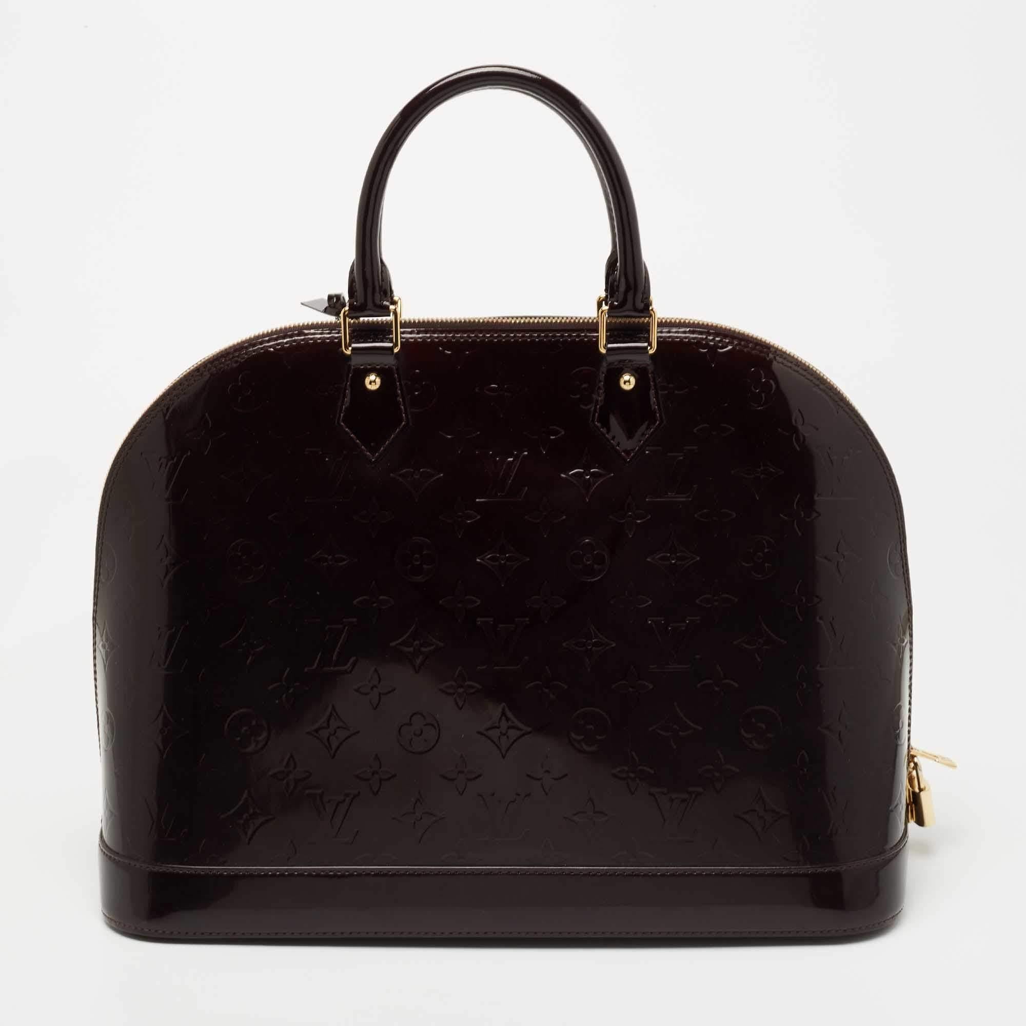 Introduced by Gaston-Louis Vuitton in 1934, the Louis Vuitton Alma is defined by elegant curves and notable features. From one of the most iconic collections of Louis Vuitton, this GM bag is imbued with exquisite craftsmanship and historic details.