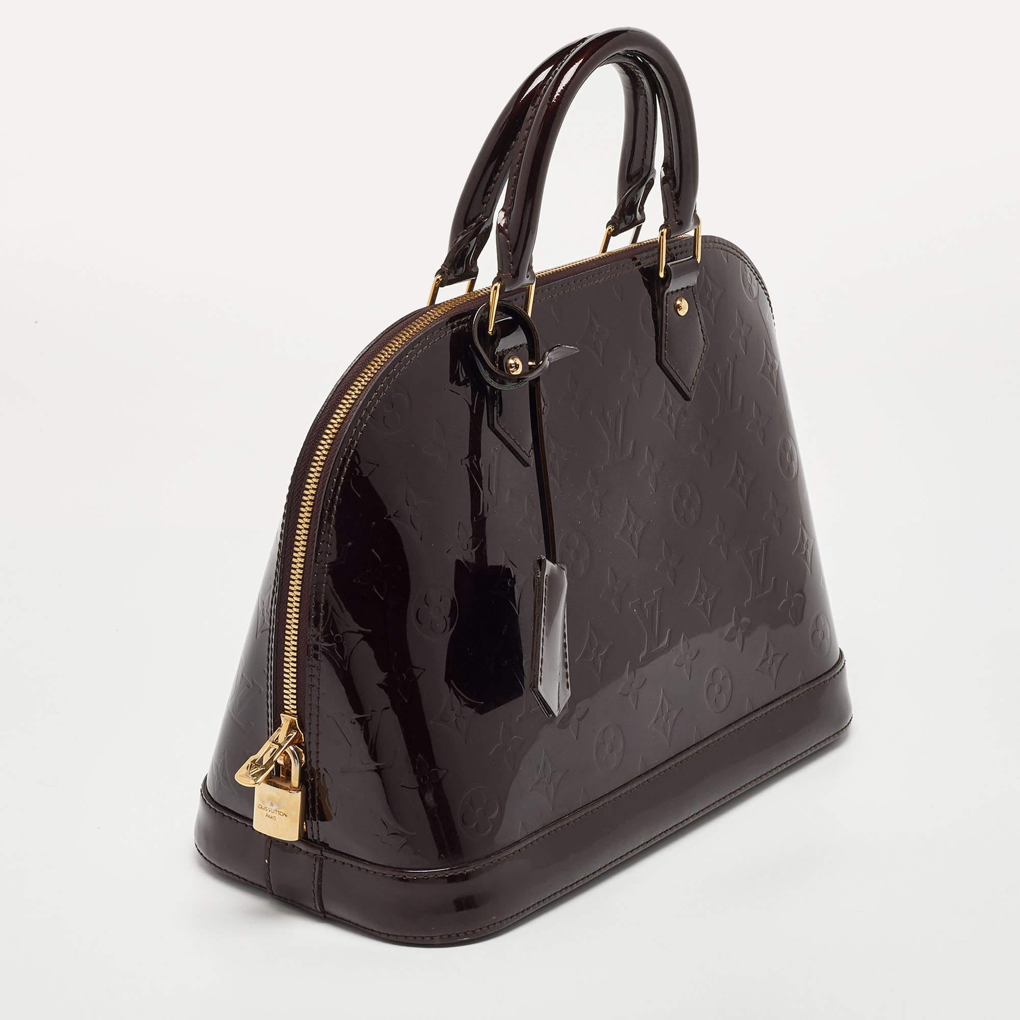 Louis Vuitton Amarante Monogram Vernis Alma PM Bag In Good Condition For Sale In Dubai, Al Qouz 2