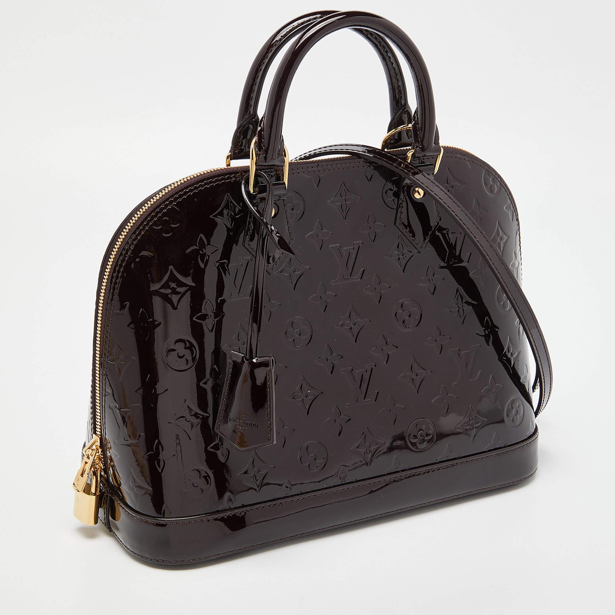 Women's Louis Vuitton Amarante Monogram Vernis Alma PM Bag For Sale