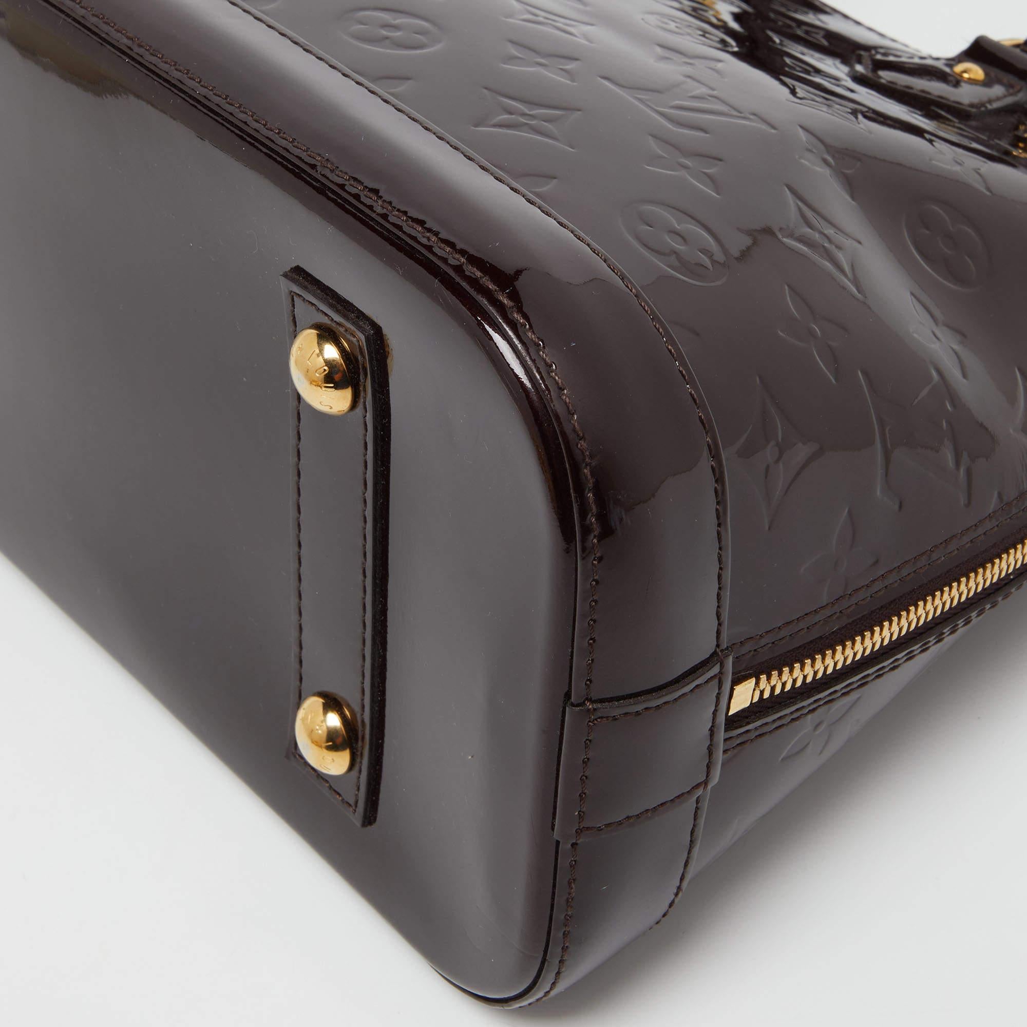 Women's Louis Vuitton Amarante Monogram Vernis Alma PM Bag For Sale