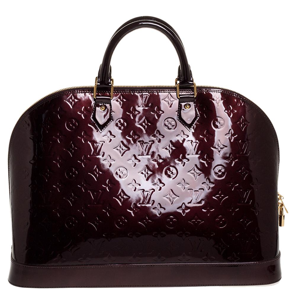 Out of all the irresistible handbags from Louis Vuitton, the Alma is the most structured one. First introduced in 1934 by Gaston-Louis Vuitton, the Alma is a classic that has received love from icons like Jackie O and Audrey Hepburn. This piece