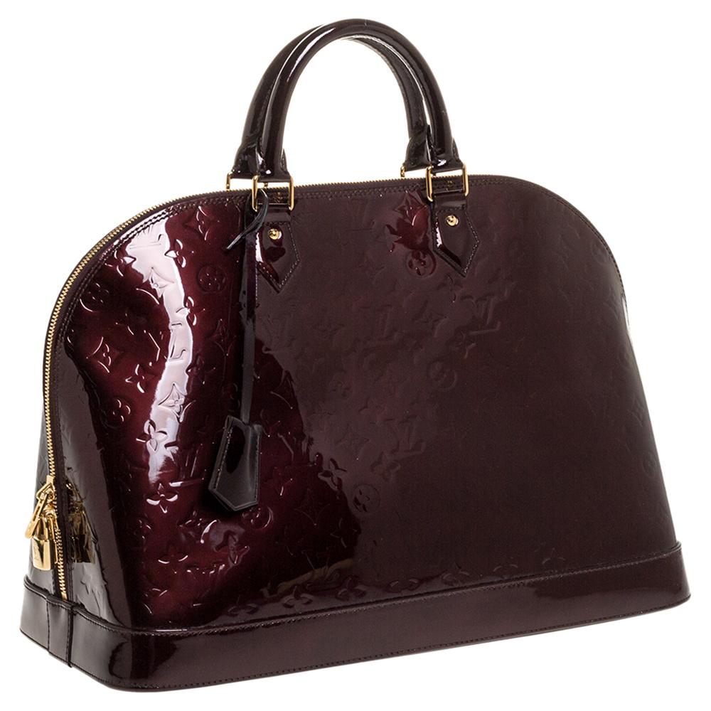 Louis Vuitton Amarante Monogram Vernis Alma Voyager Bag In Good Condition In Dubai, Al Qouz 2