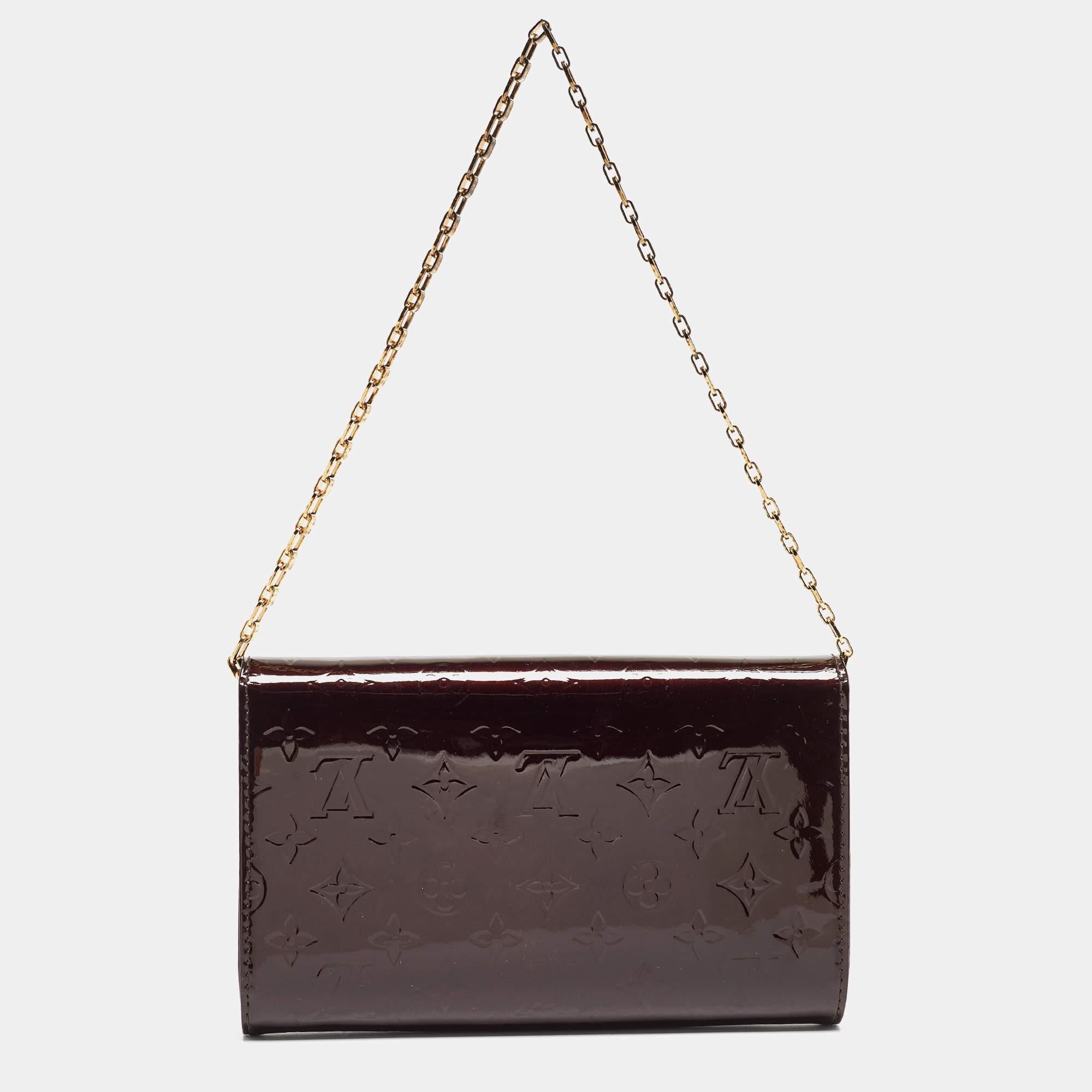 Louis Vuitton s'assure que vous disposez d'un merveilleux accessoire pour vous accompagner au quotidien avec ce sac bien confectionné. Il a un look caractéristique et une taille pratique.

Comprend : Original Dustbag, Original Box, Info Booklet,