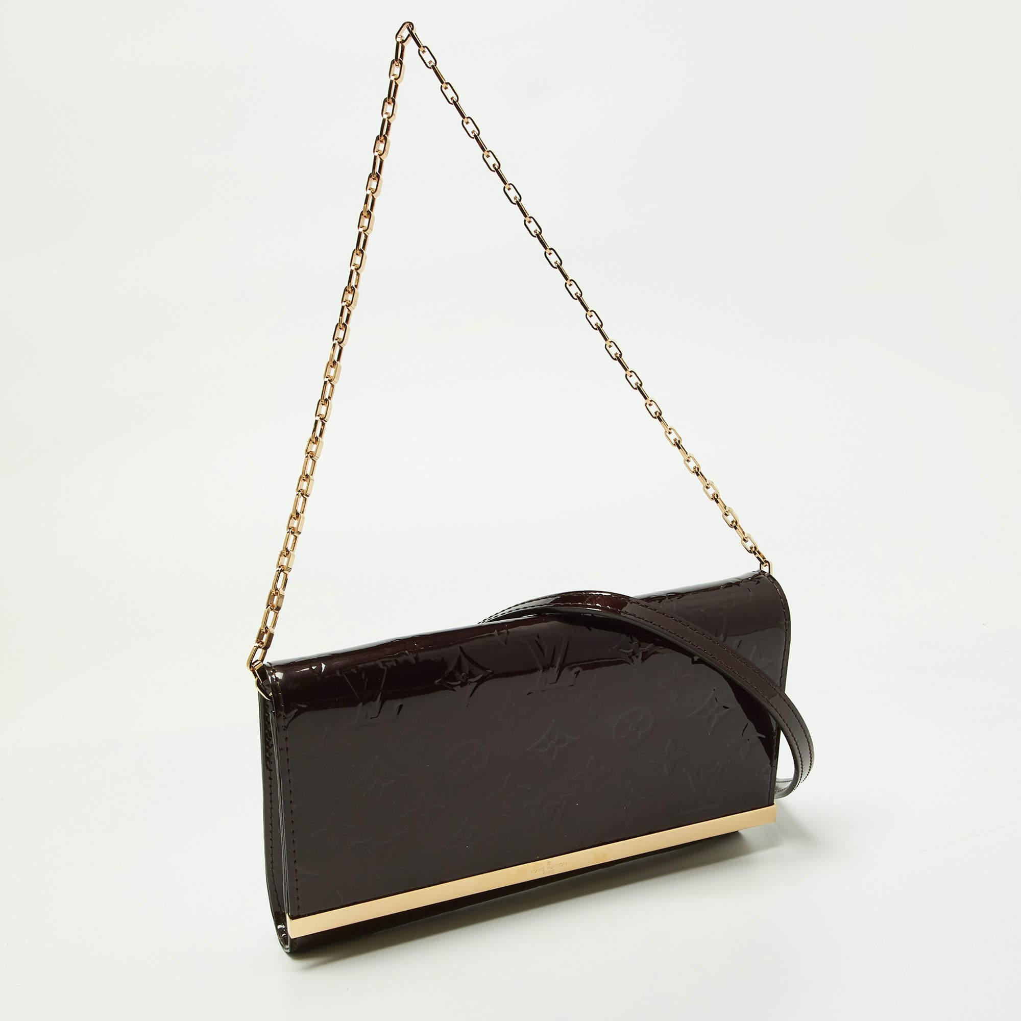 Louis Vuitton Amarante Monogram Vernis Ana Clutch Bag In Good Condition For Sale In Dubai, Al Qouz 2