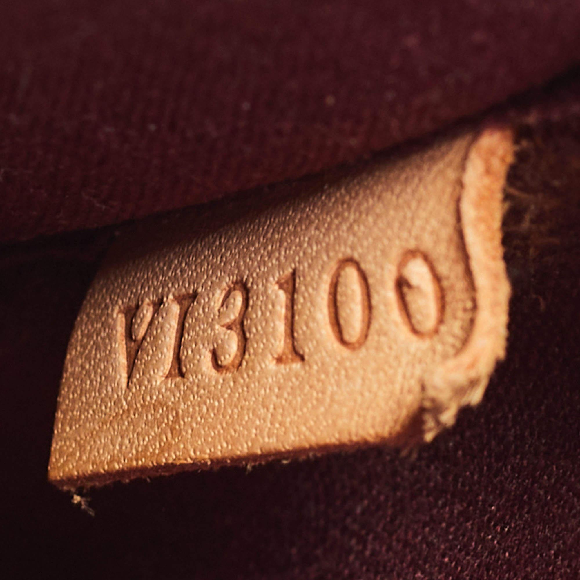 Louis Vuitton Amarante Brea MM Tasche mit Monogramm Vernis und Leder im Zustand „Relativ gut“ im Angebot in Dubai, Al Qouz 2