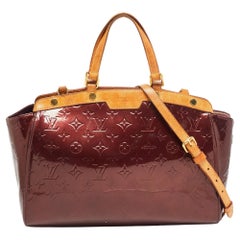 Louis Vuitton Amarante Brea MM Tasche mit Monogramm Vernis und Leder