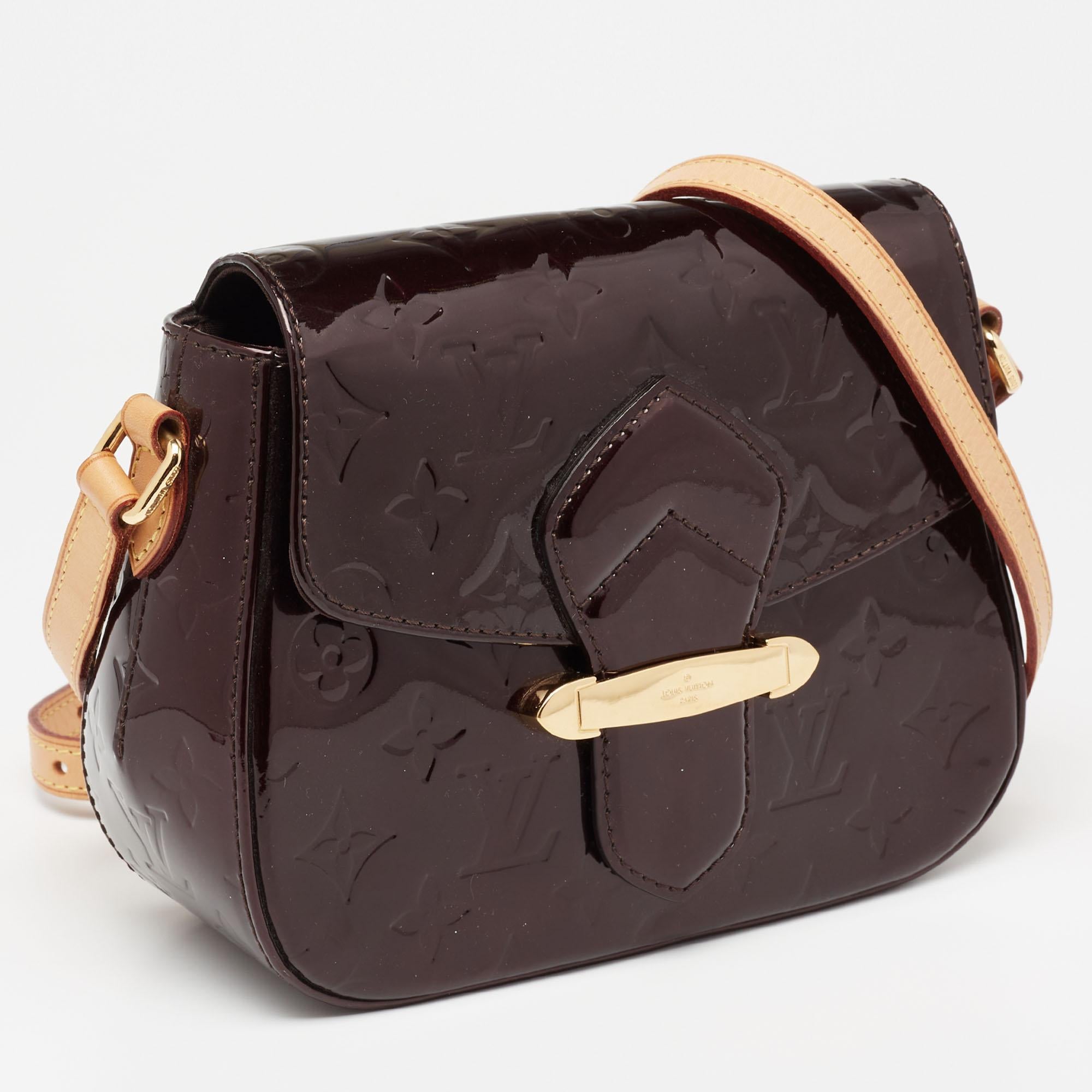 Louis Vuitton Amarante Monogram Vernis Bellflower PM Bag In Good Condition In Dubai, Al Qouz 2