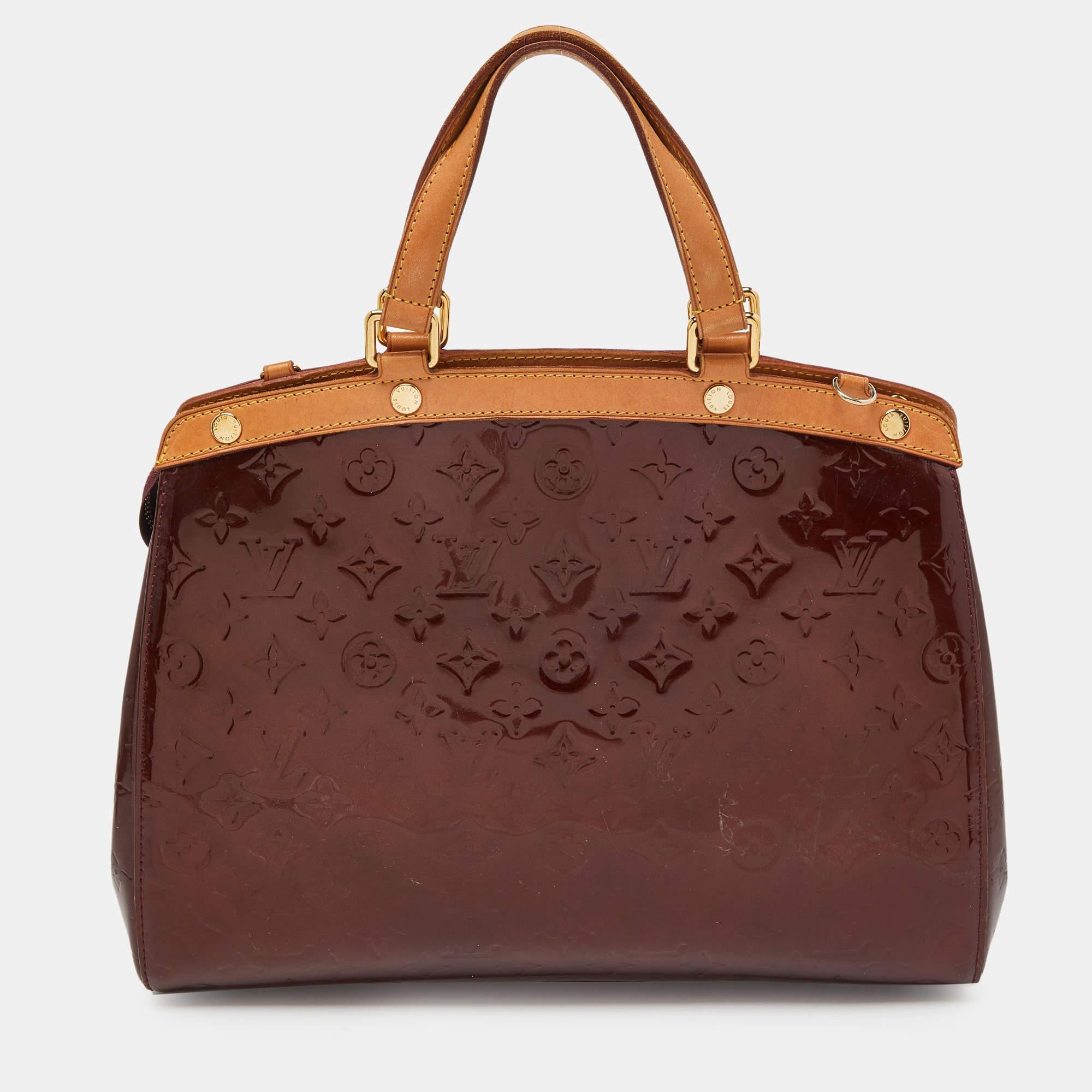 Louis Vuitton Amarante Monogrammierte Vernis Brea GM-Tasche im Angebot 1