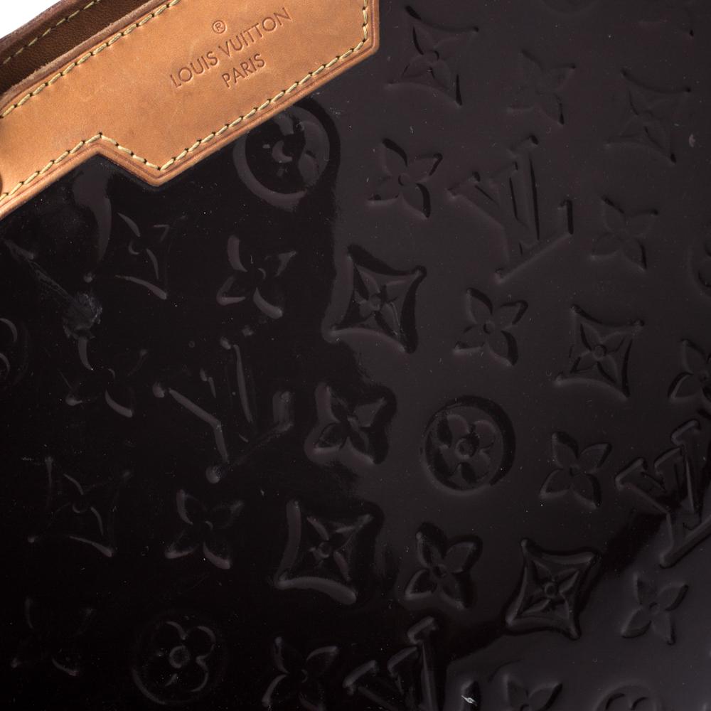 Louis Vuitton Amarante Monogram Vernis Brea GM Bag In Good Condition In Dubai, Al Qouz 2