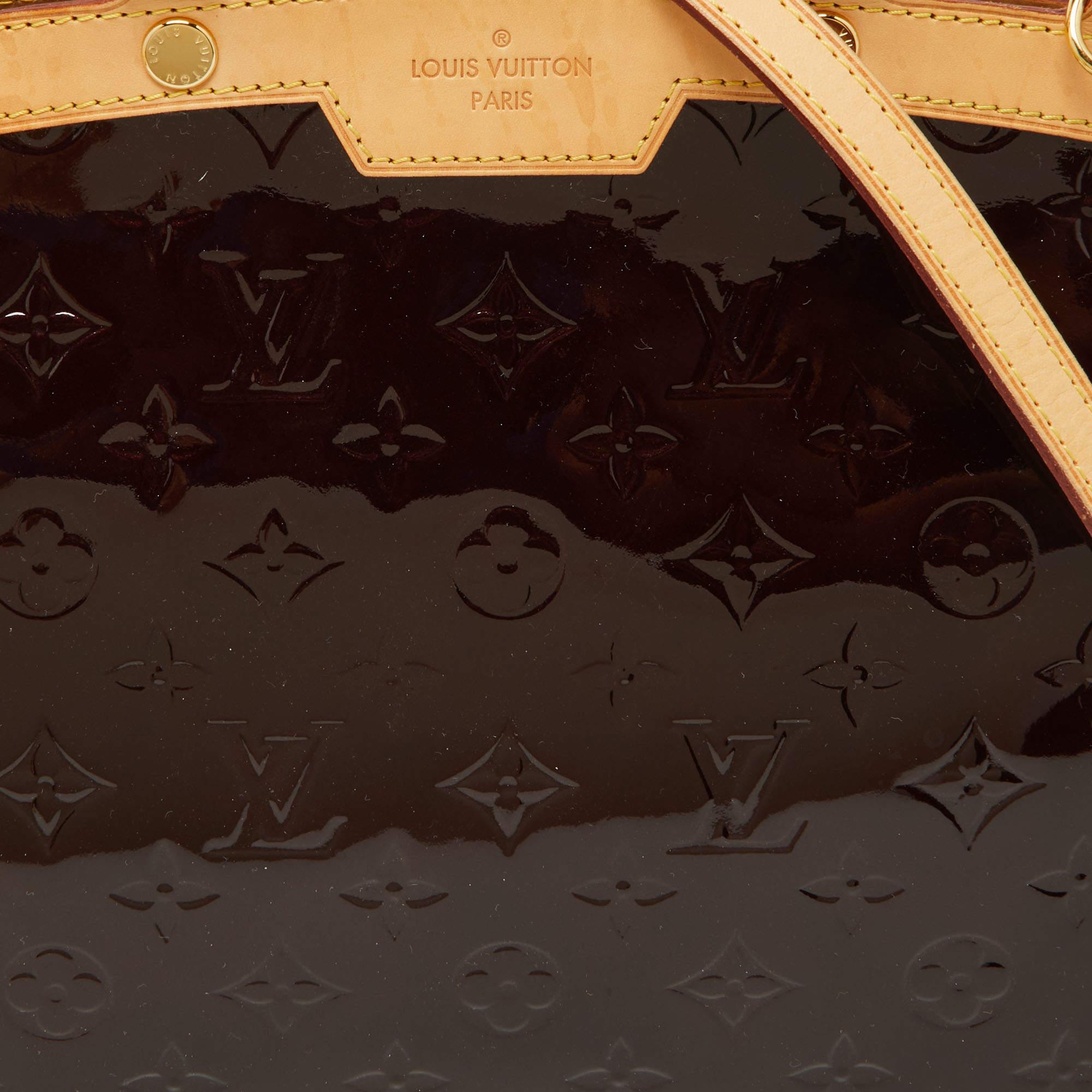 Louis Vuitton Amarante Monogram Vernis Brea MM Bag In Excellent Condition In Dubai, Al Qouz 2