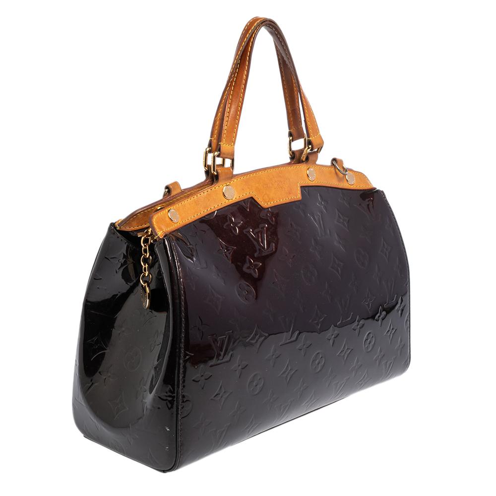 Louis Vuitton Amarante Monogram Vernis Brea MM Bag In Good Condition In Dubai, Al Qouz 2