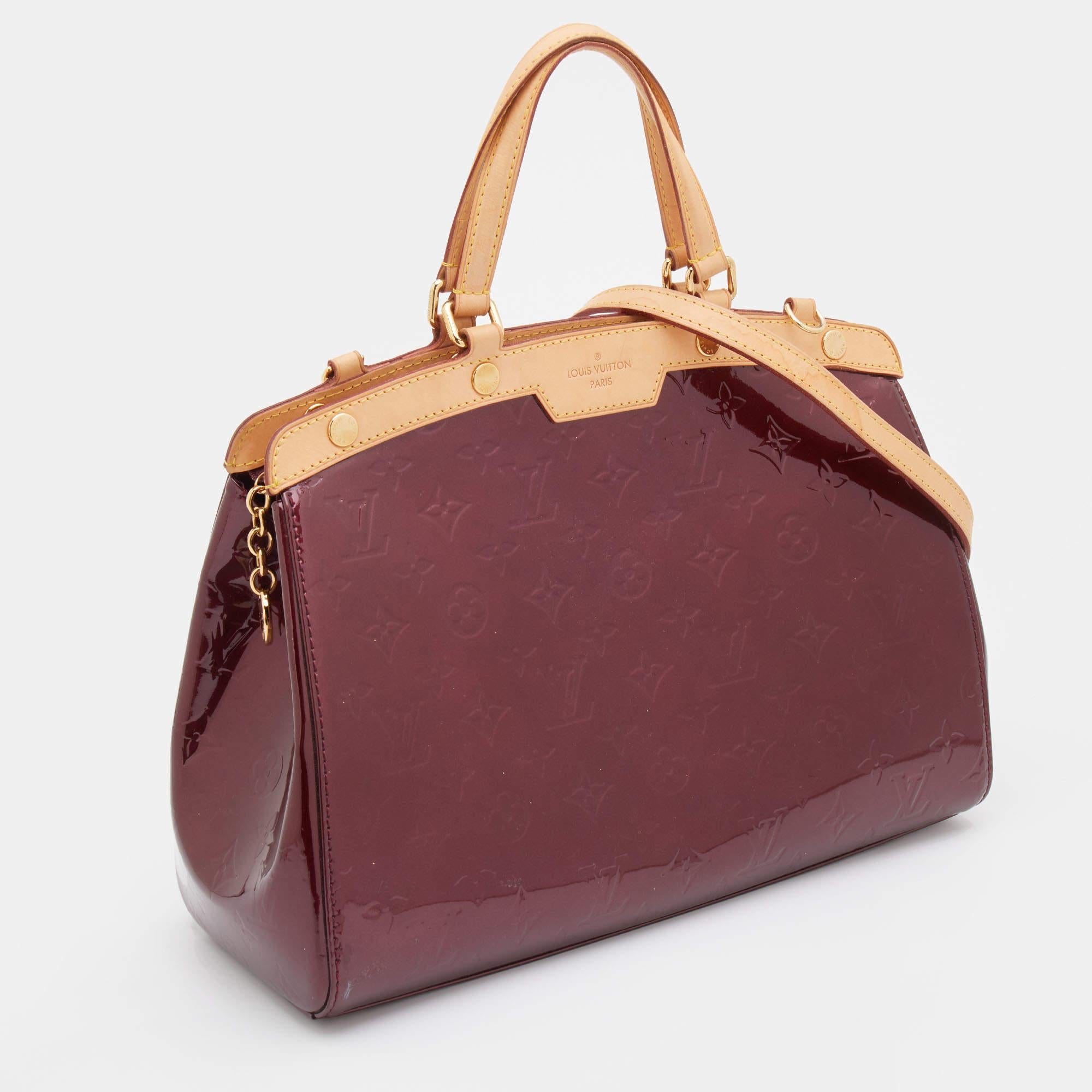 Louis Vuitton Amarante Monogram Vernis Brea MM Bag In Good Condition In Dubai, Al Qouz 2