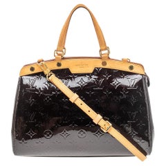 Louis Vuitton Amarante Monogrammierte Vernis Brea MM Tasche