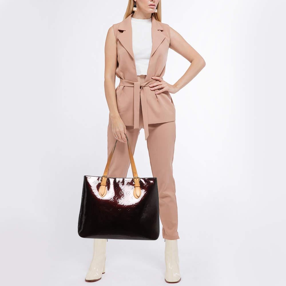 Louis Vuitton Amarante Monogram Vernis Brentwood Bag In Good Condition In Dubai, Al Qouz 2