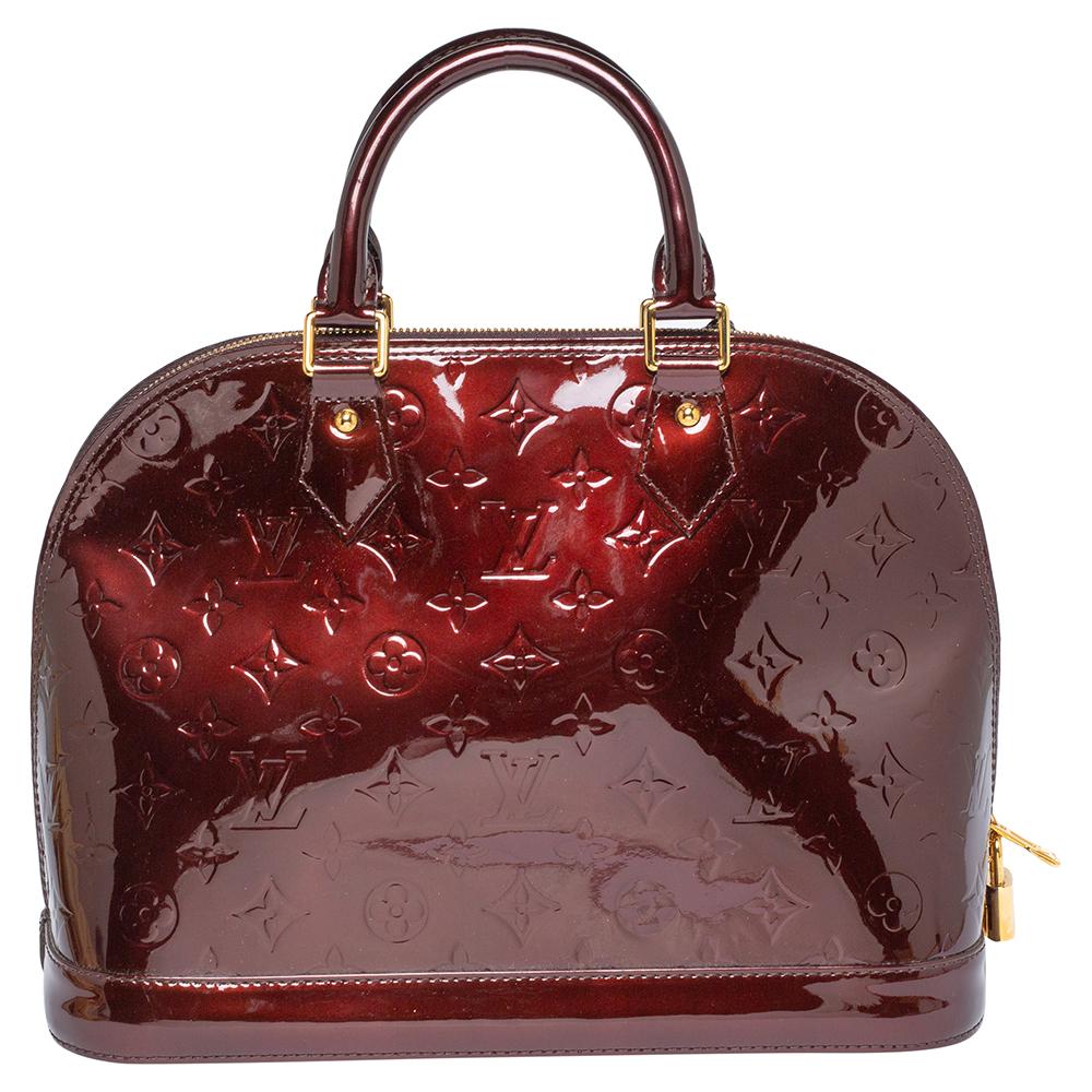 Out of all the irresistible handbags from Louis Vuitton, the Alma is the most structured one. First introduced in 1934 by Gaston-Louis Vuitton, the Alma is a classic that has received love from icons like Jackie O and Audrey Hepburn. This piece