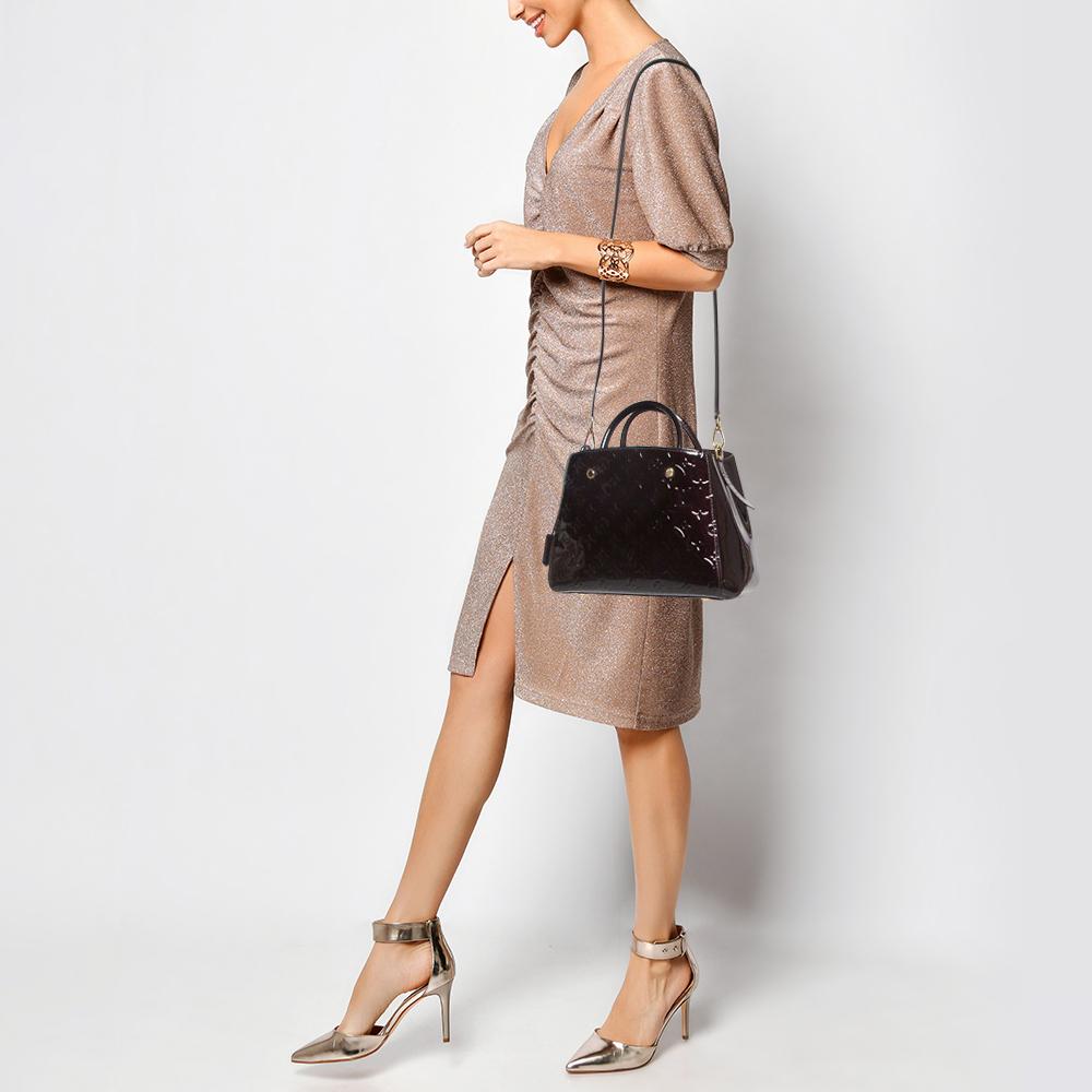 A classic handbag comes with the promise of enduring appeal, boosting your style time and again. This designer bag is one such creation. Itâ€™s a fine purchase.
