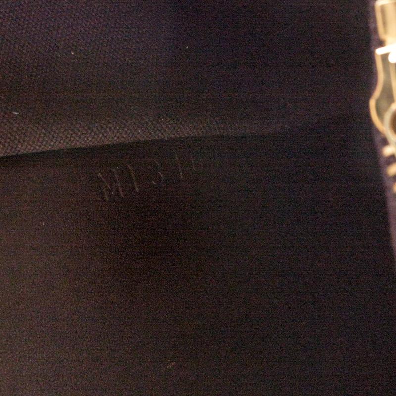 Louis Vuitton Amarante Monogram Vernis Robertson Clutch In Good Condition In Dubai, Al Qouz 2