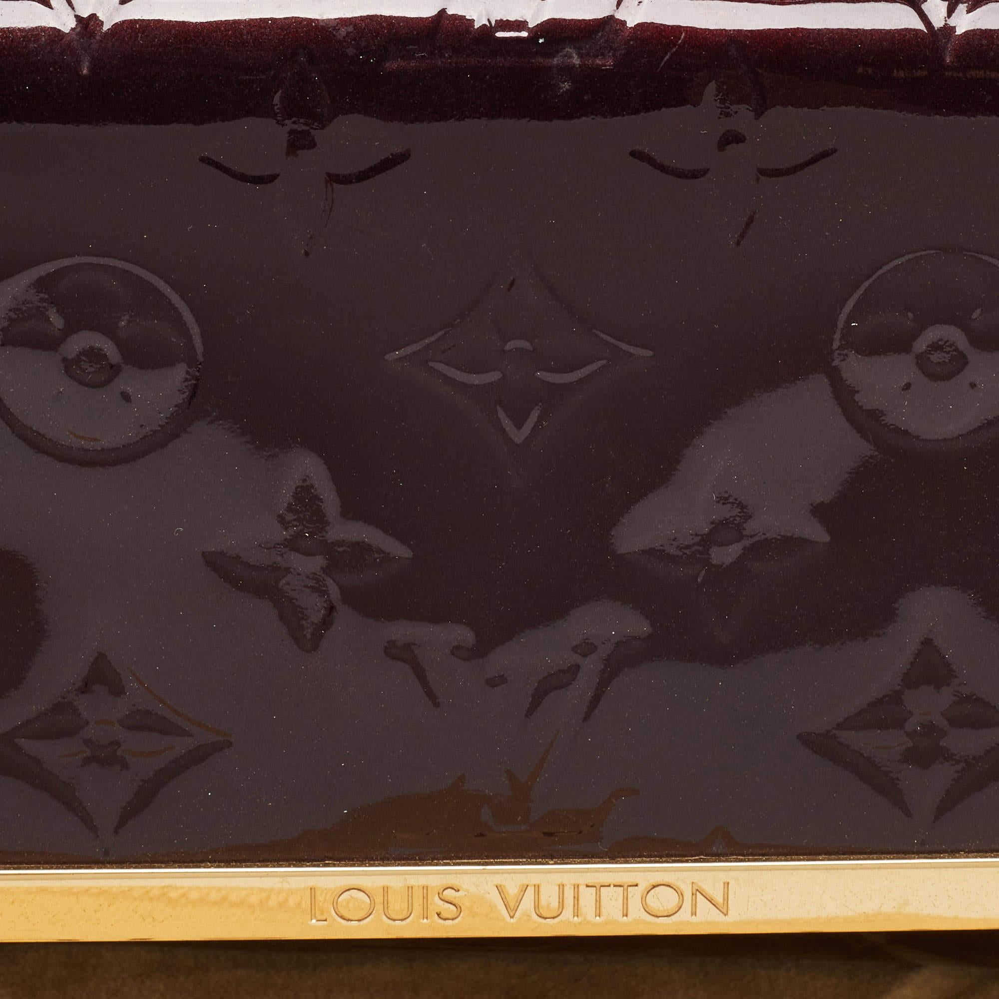 Louis Vuitton Amarante Monogram Vernis Rossmore MM Bag For Sale 5