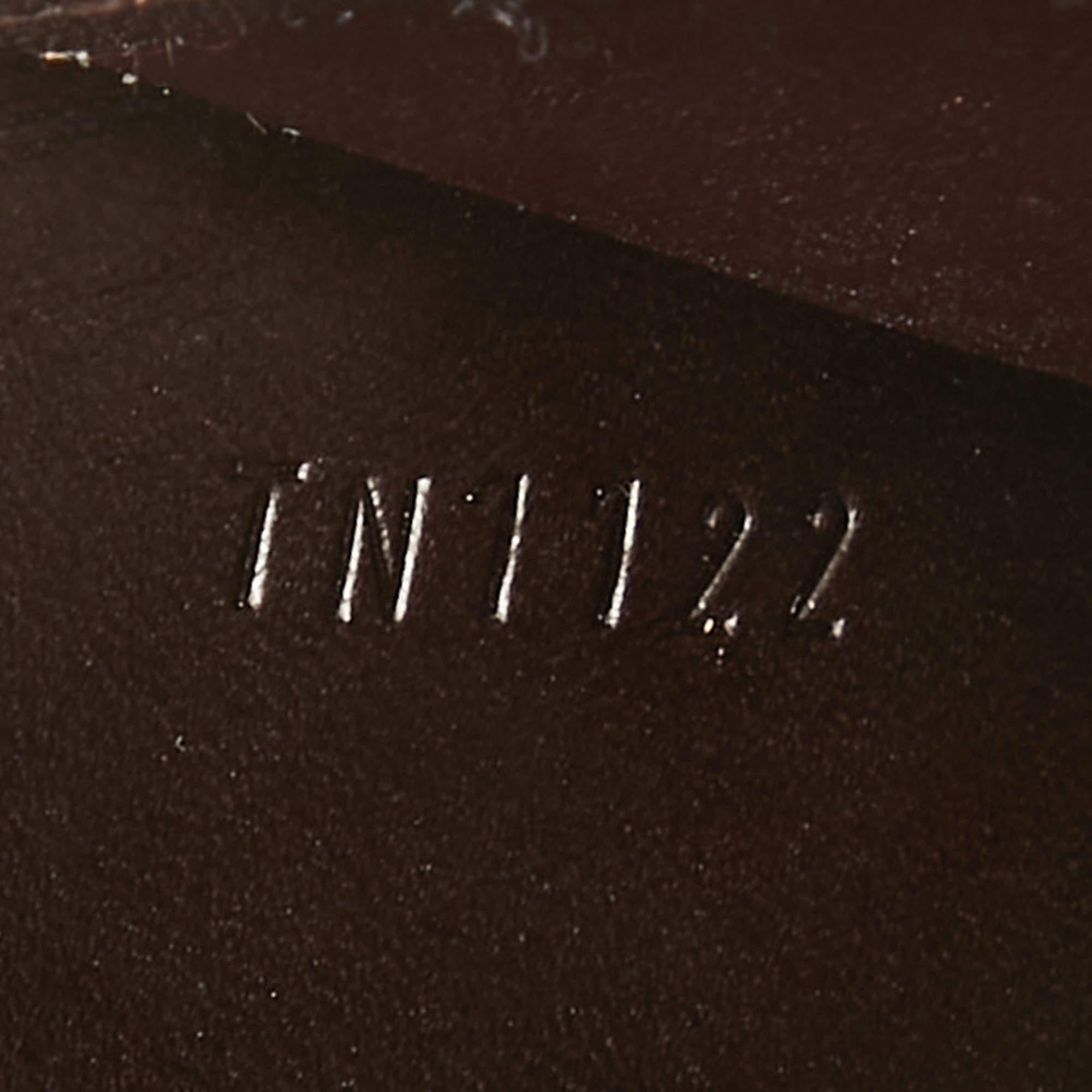 Louis Vuitton - Portefeuille Amarante avec monogramme Vernis Sarah Pour femmes en vente