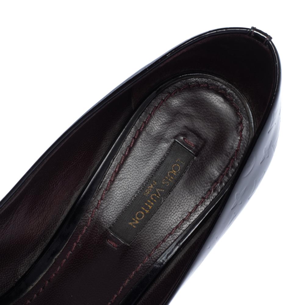 Women's Louis Vuitton Amarante Monogram Vernis True Peep Toe Platform Pumps Size 37.5 For Sale