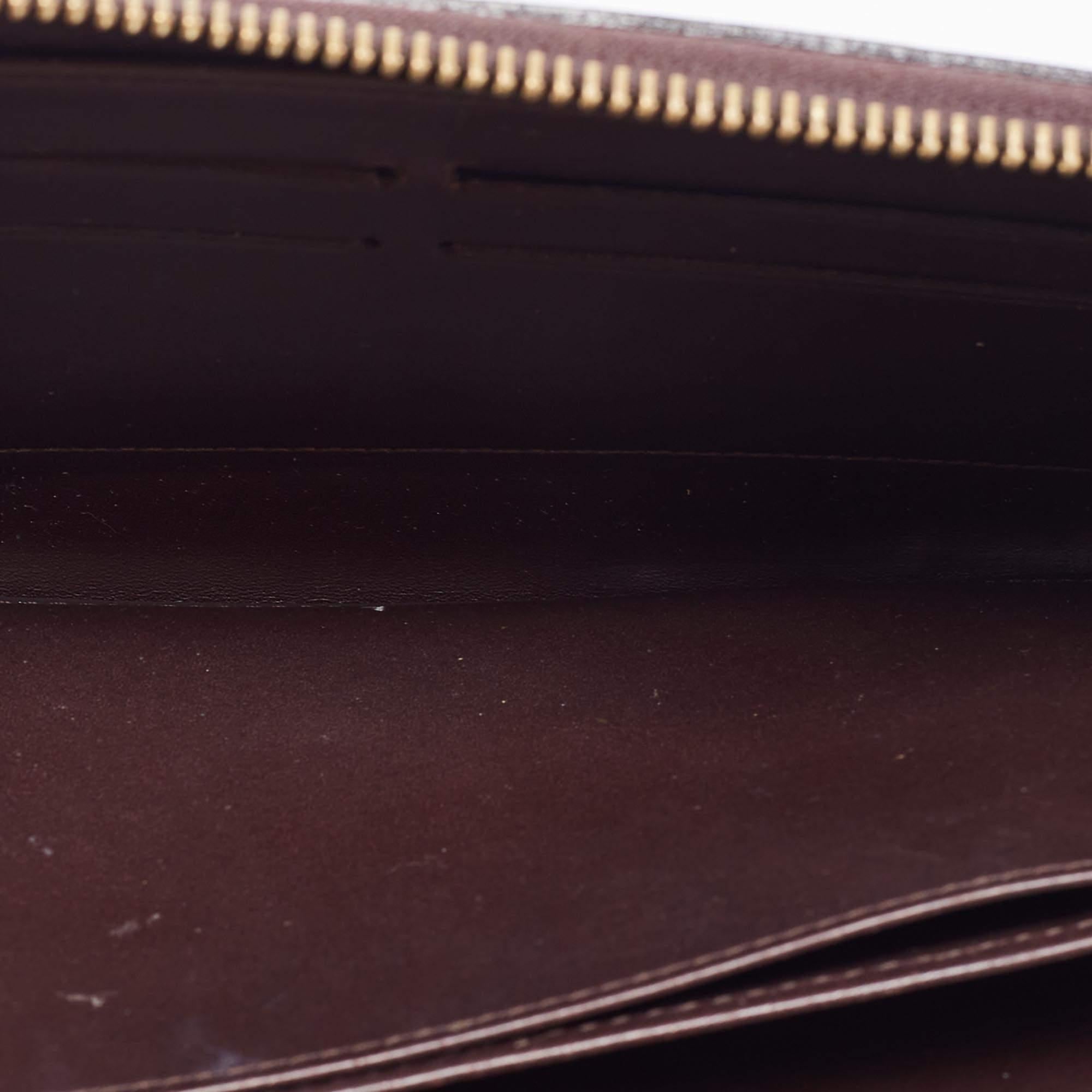 Louis Vuitton Amarante Monogram Vernis Zippy Wallet For Sale 7