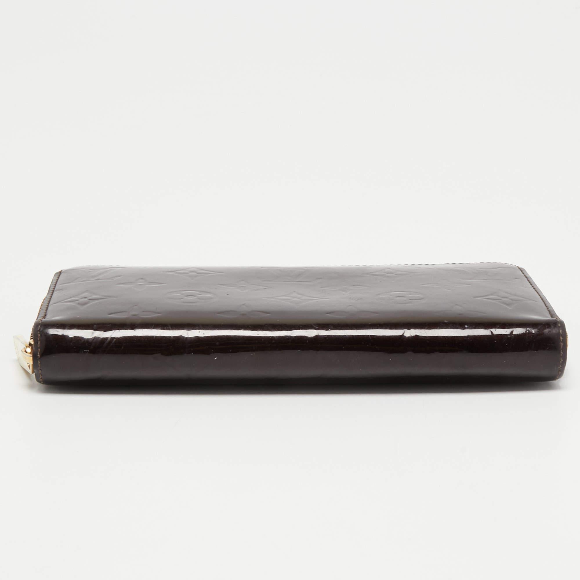 Black Louis Vuitton Amarante Monogram Vernis Zippy Wallet For Sale