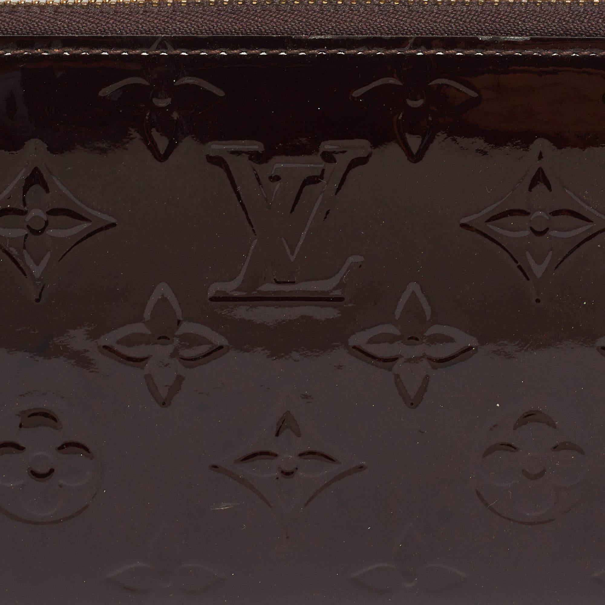 Women's Louis Vuitton Amarante Monogram Vernis Zippy Wallet For Sale