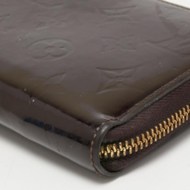 Louis Vuitton Amarante Portemonnaie mit Monogramm und Vernis Reißverschluss Damen im Angebot
