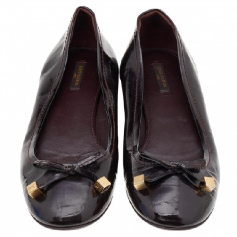 Louis Vuitton Ballerine in pelle verniciata taglia 40,5 In condizioni buone in vendita a Dubai, Al Qouz 2