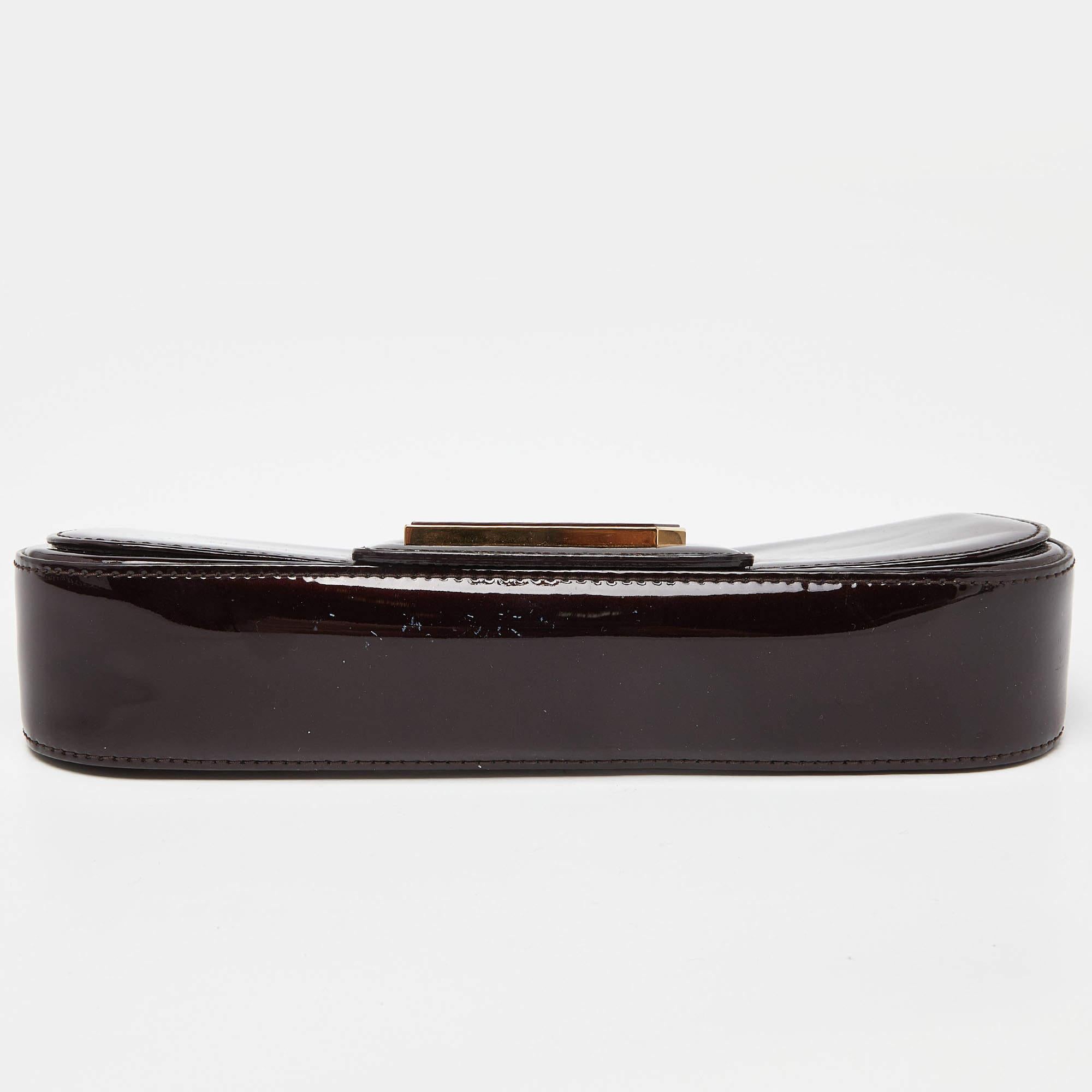 Louis Vuitton Amarante Patent Leather Sobe Clutch For Sale 7
