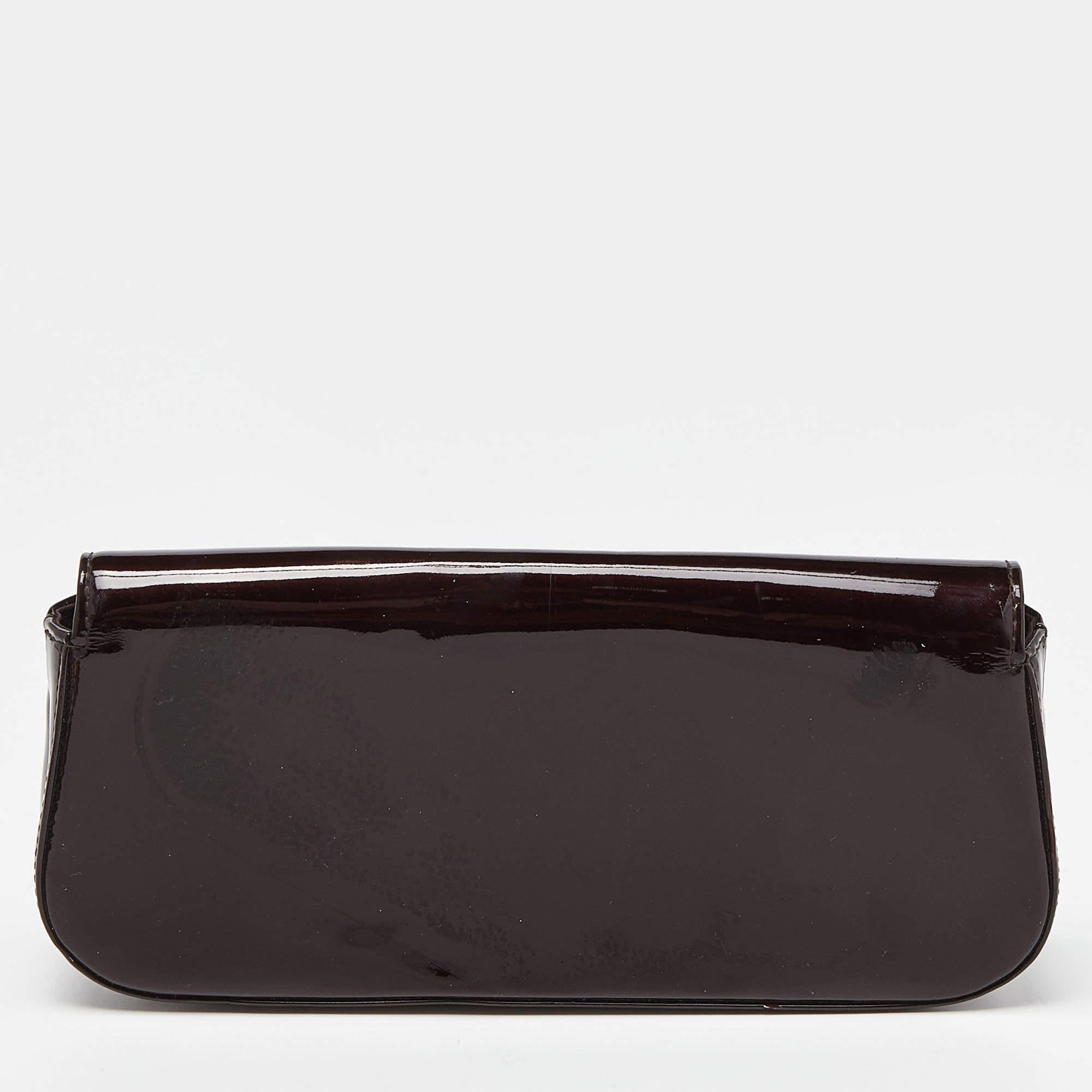 Women's Louis Vuitton Amarante Patent Leather Sobe Clutch For Sale