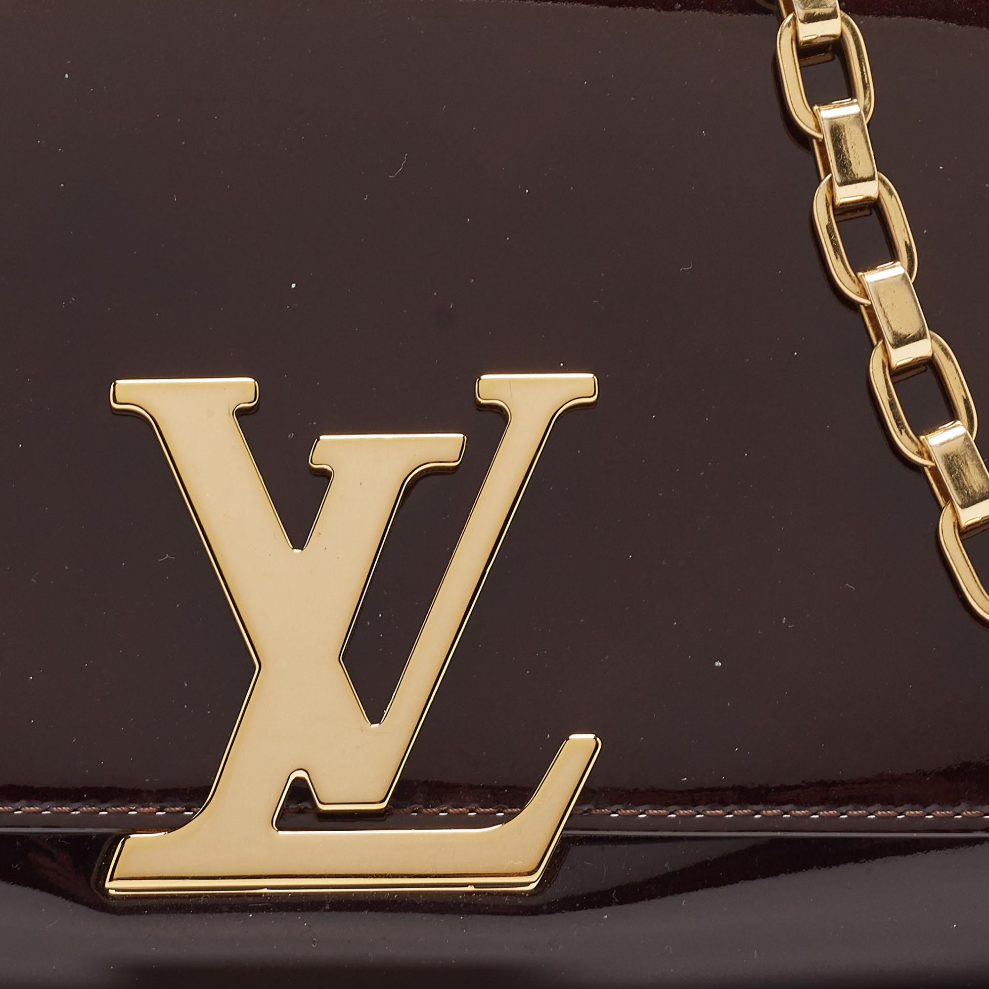 Louis Vuitton Amarante Vernis Louise GM Tasche mit Kette im Angebot 7