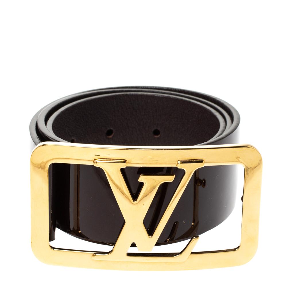 Designed from Vernis leather, this classy belt from the house of Louis Vuitton has been designed to make sure that you are always at the top of your style game. It features a gold-tone buckle with LV cutout. You can use this stylish belt with your