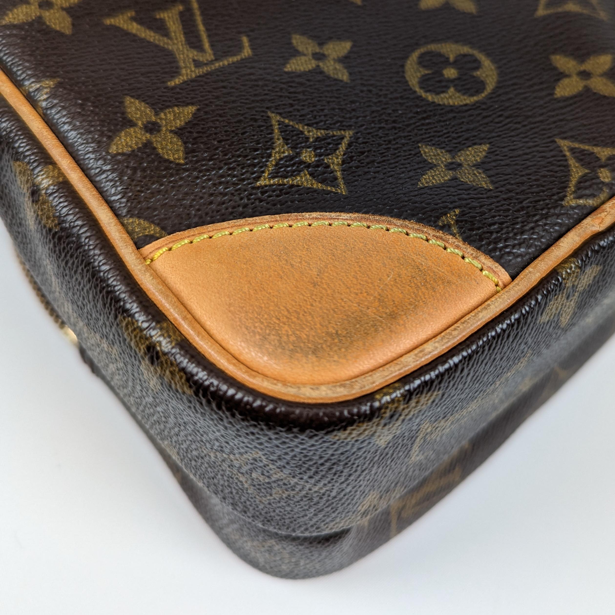 Louis Vuitton Amazon leather crossbody bag 9