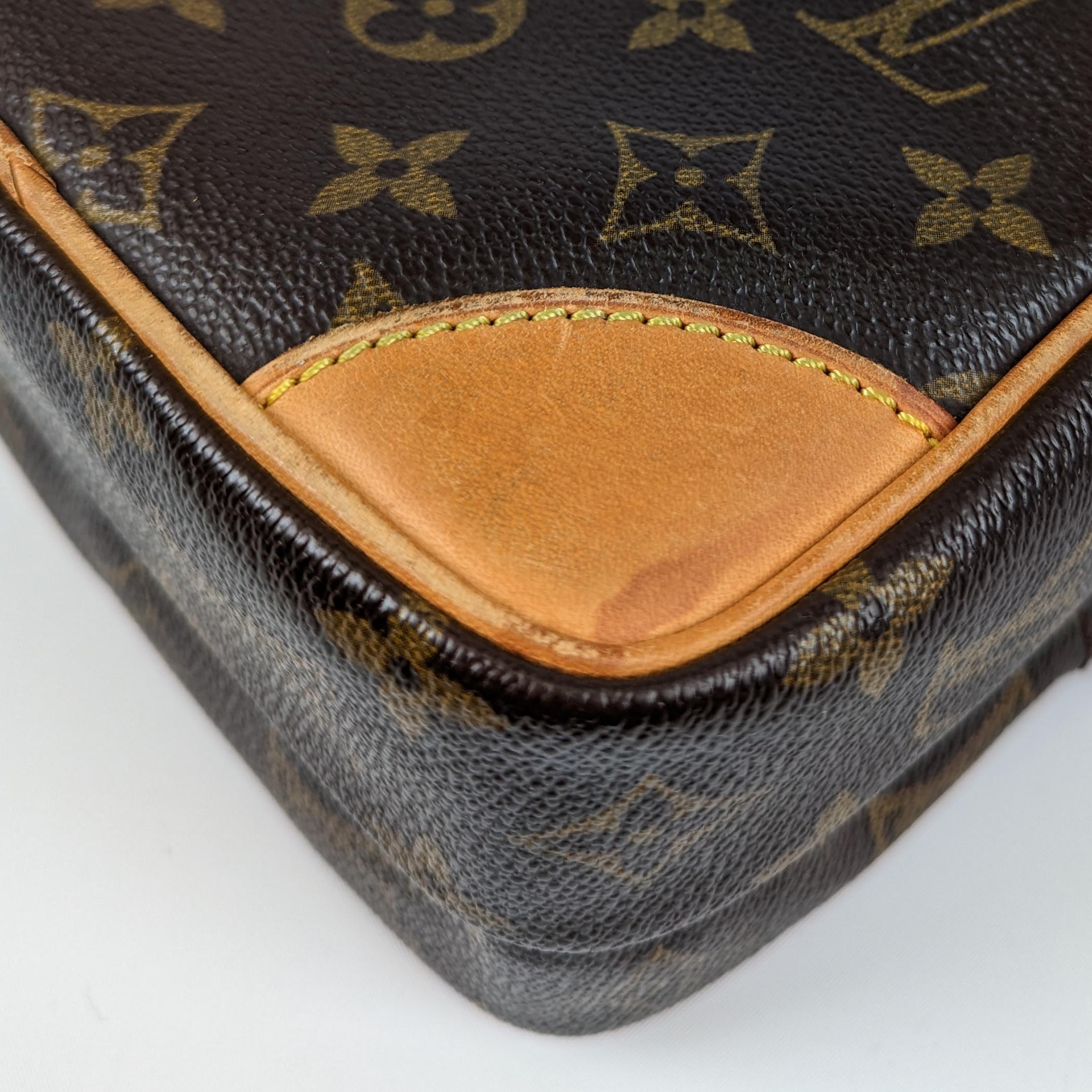 Louis Vuitton Amazon leather crossbody bag 10
