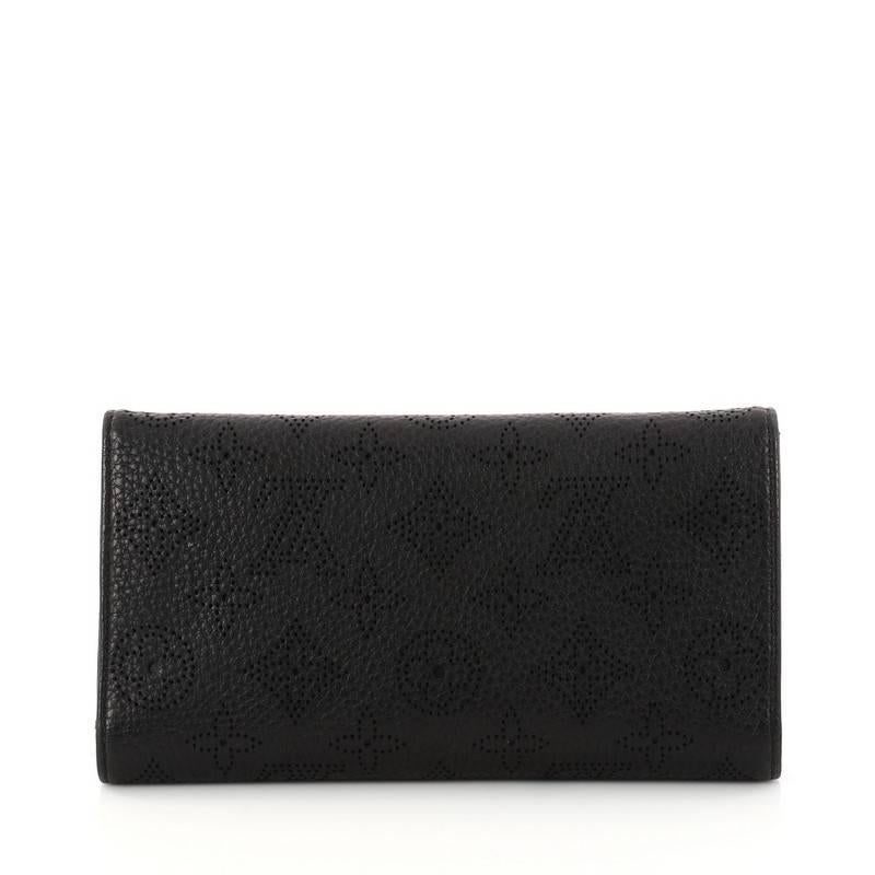 Louis Vuitton Amelia Wallet Mahina Leather In Good Condition In NY, NY