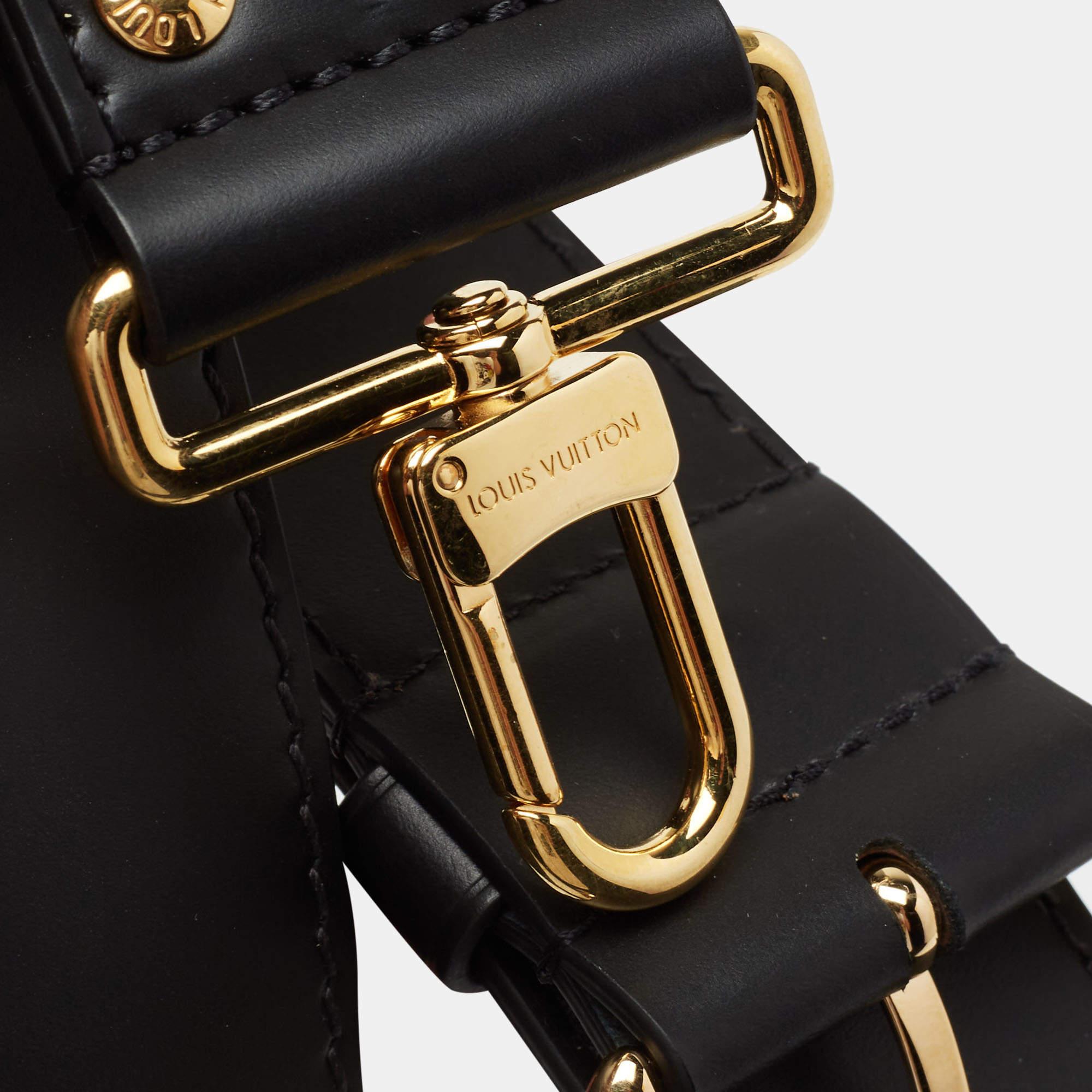 Louis Vuitton Amytheste Empreinte Leather Shoulder Strap In Good Condition In Dubai, Al Qouz 2