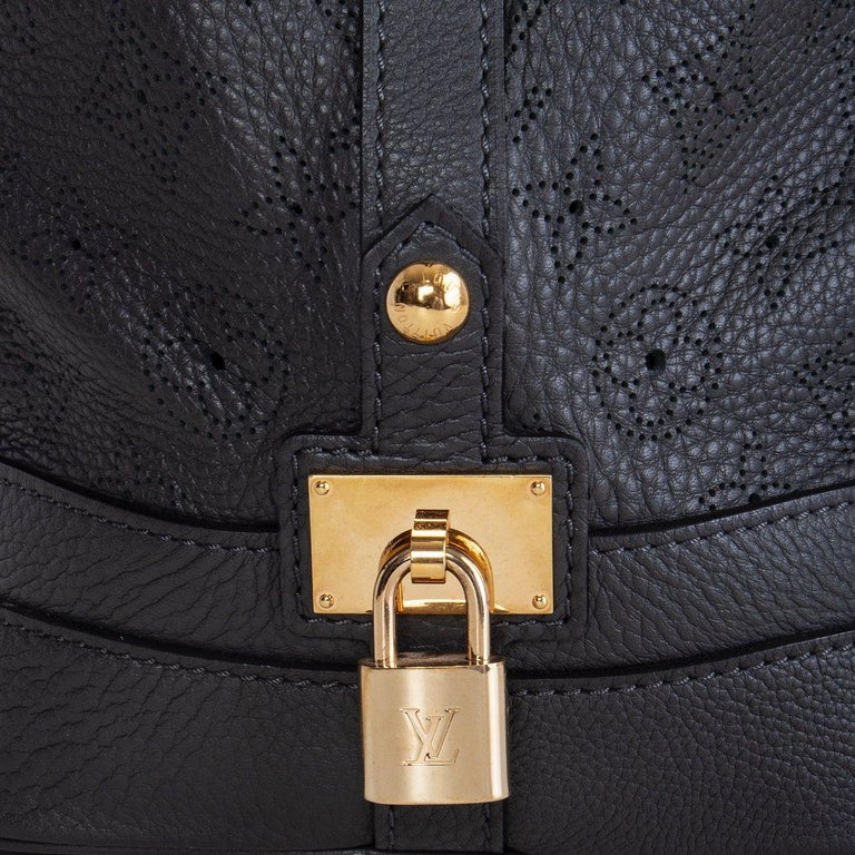LOUIS VUITTON Anthracite grey leather Monogram MAHINA  display picture 1