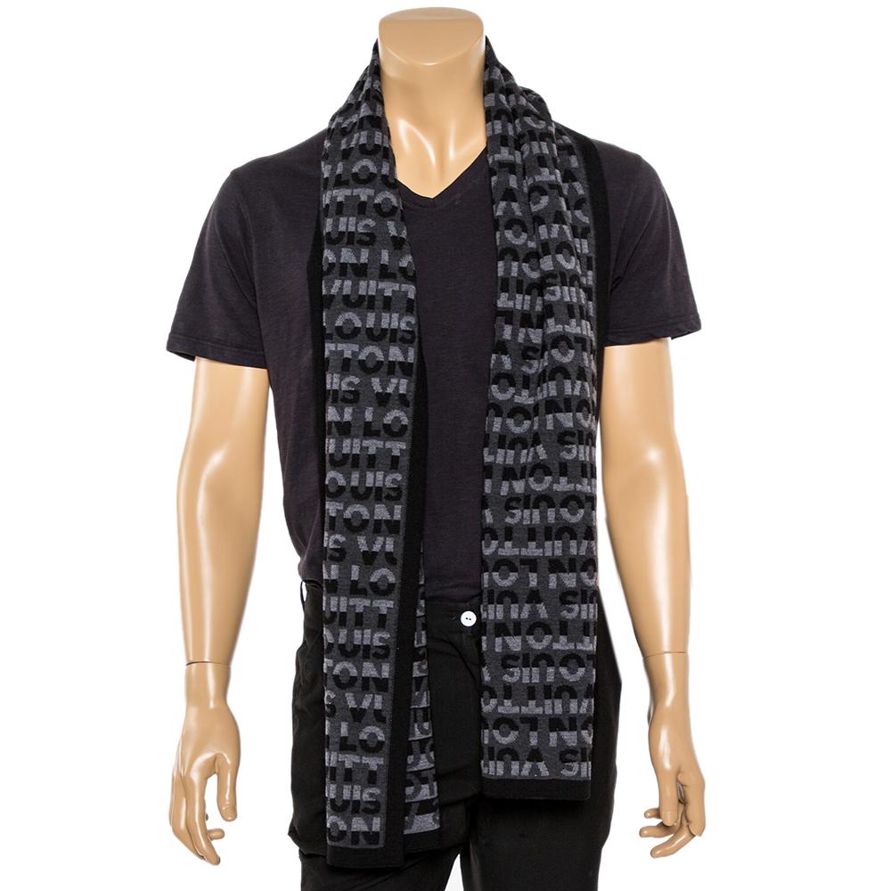 This Louis Vuitton wool scarf made in Italy brings a soft feel and timeless appeal. It is covered in the brand's monogram for an unmissable look of luxury. Style it with your coats and jackets.

