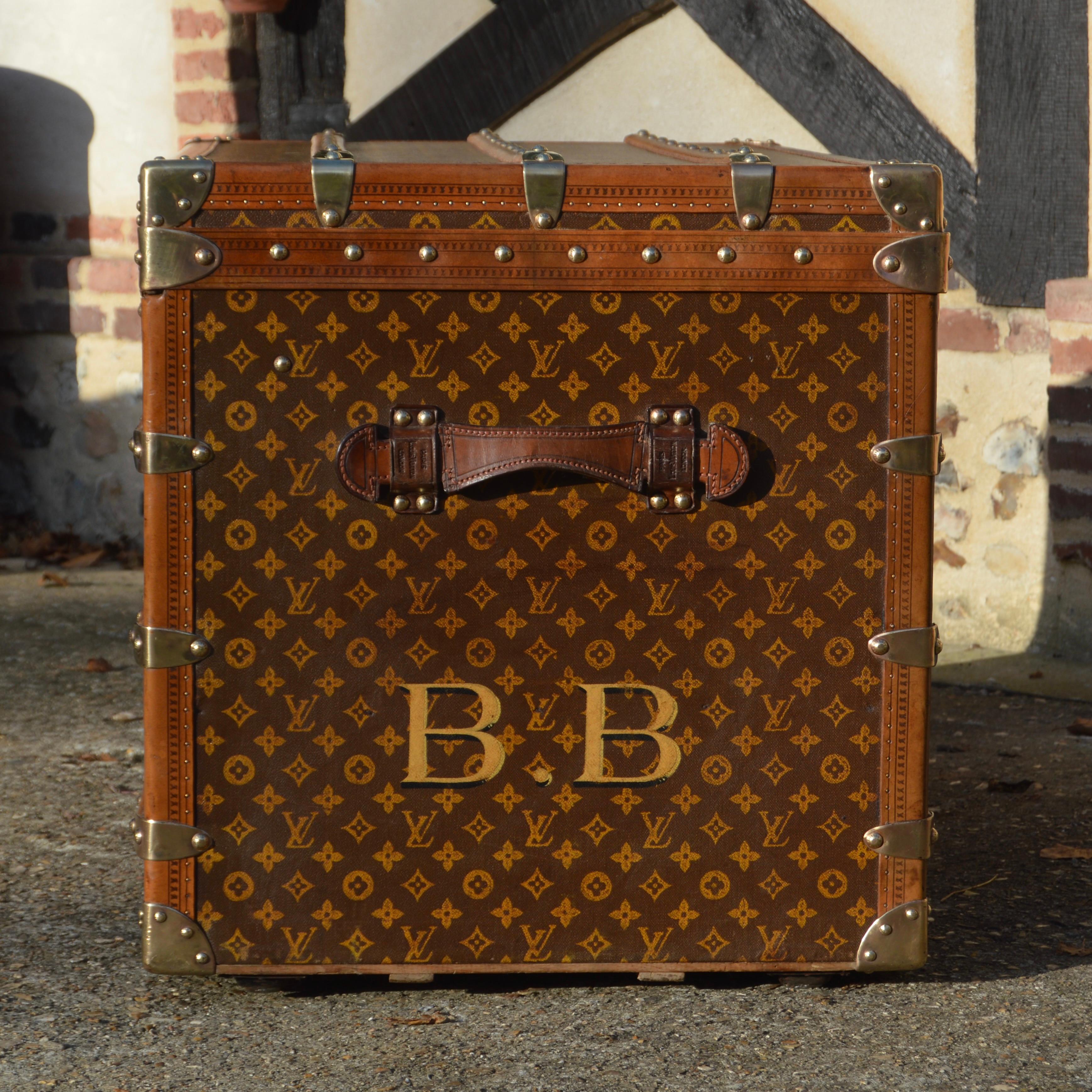 Brown Louis Vuitton antique travel trunk c.1913  For Sale