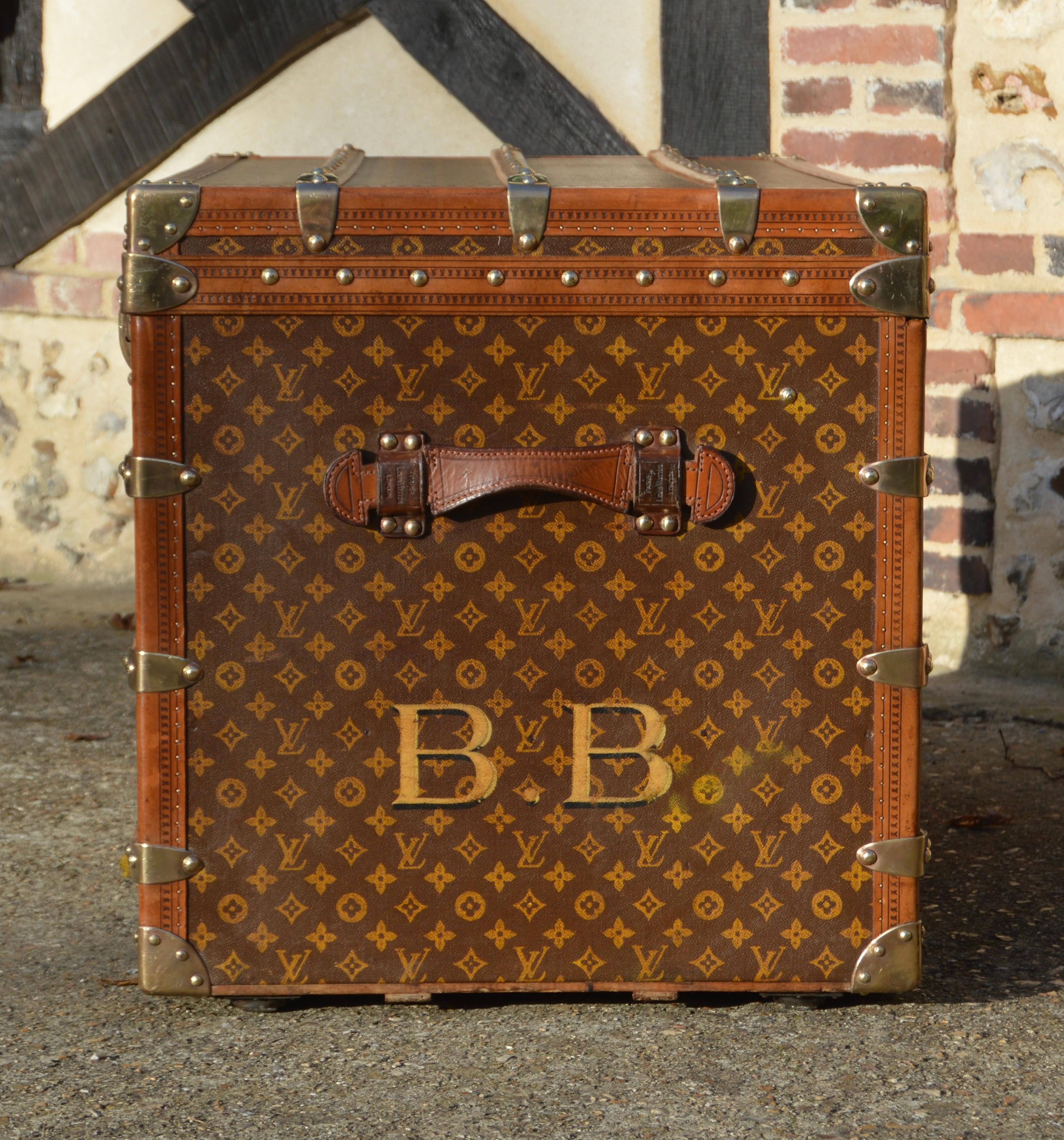 Women's or Men's Louis Vuitton antique travel trunk c.1913  For Sale